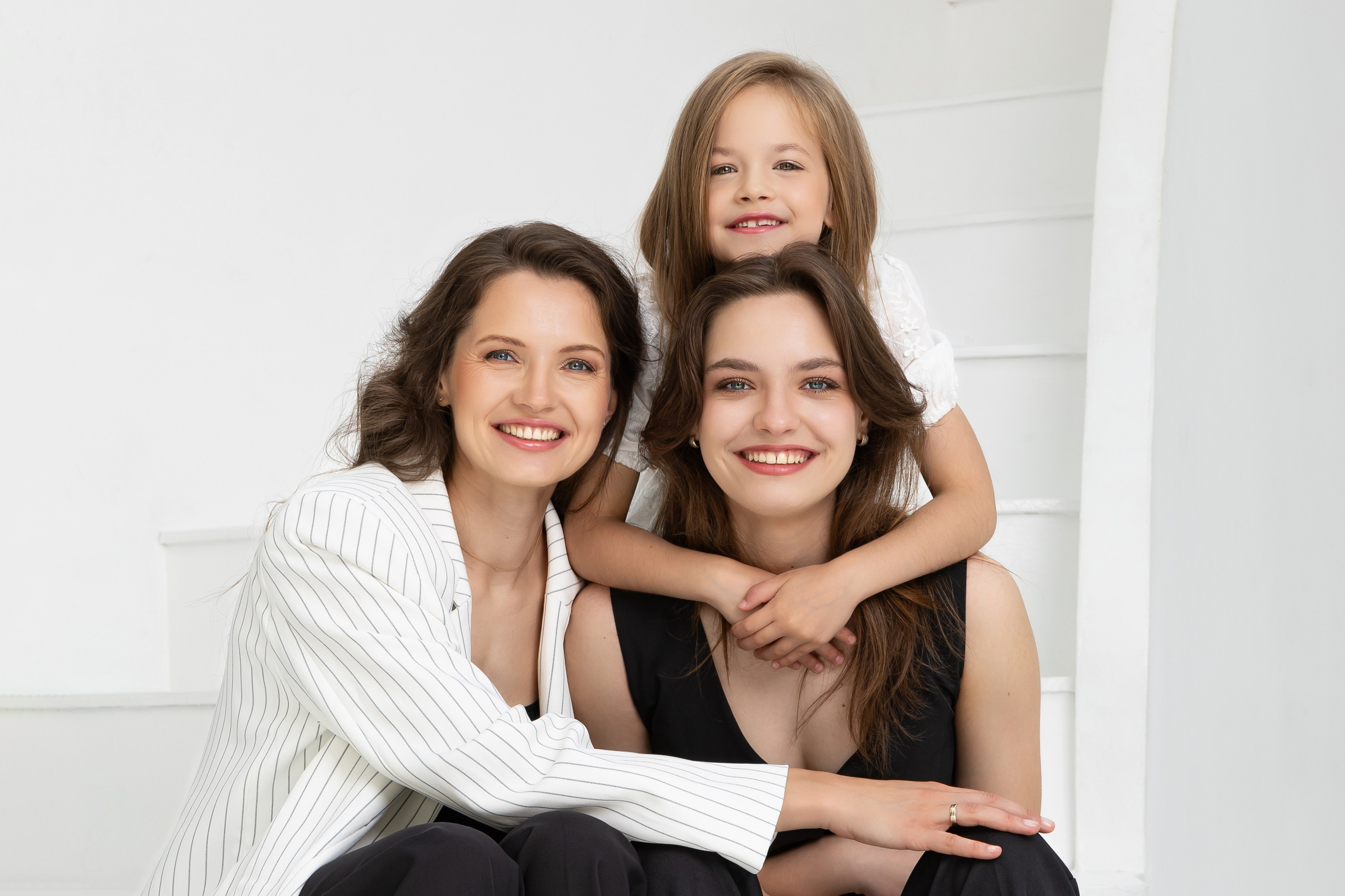 Эмоциональная и элегантная фотосессия мамы с дочками. Трубинова Екатерина | Семейный фотограф | Москва