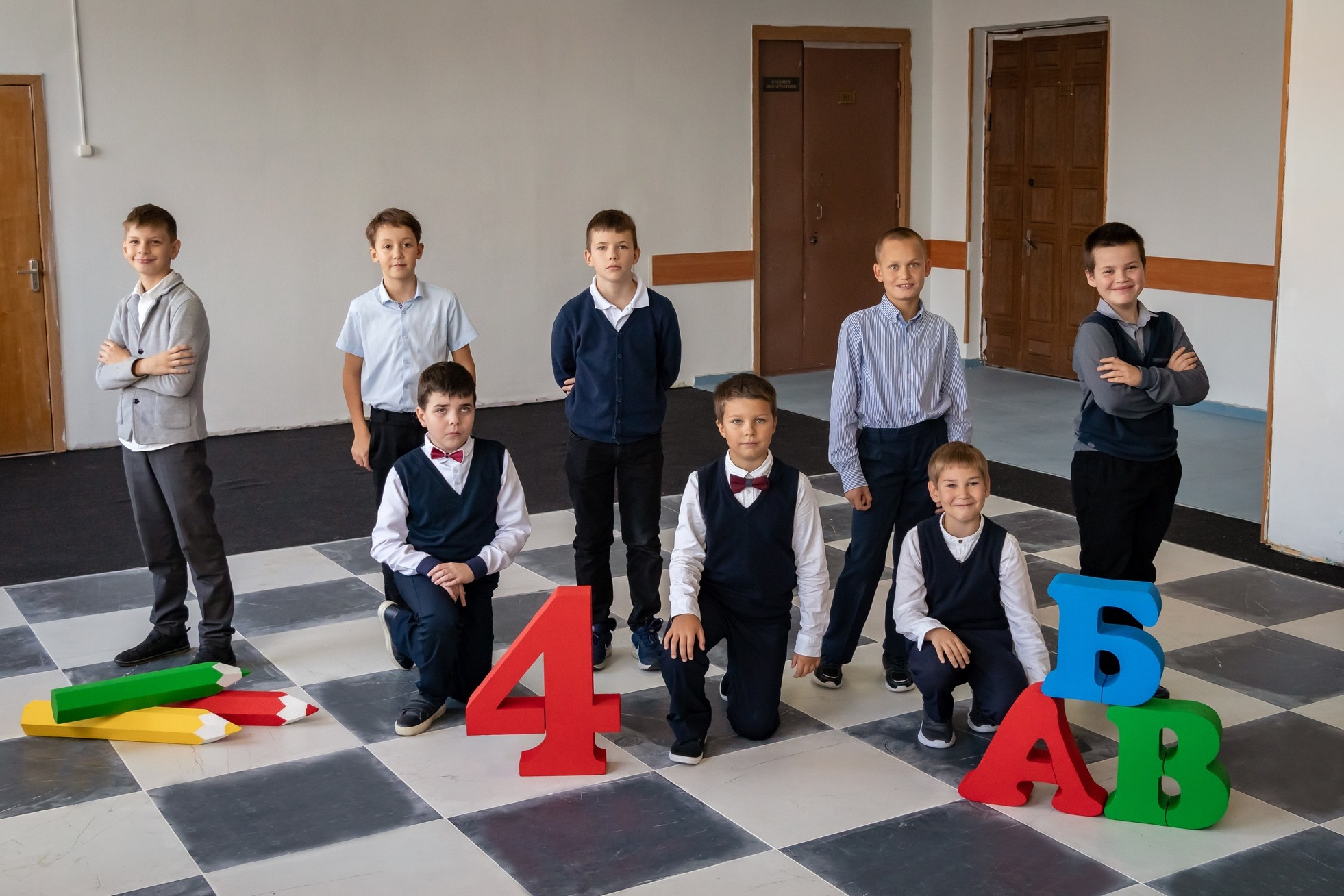 Выпускники начальной школы. Семейный фотограф Варвара Сорока в городе Москве