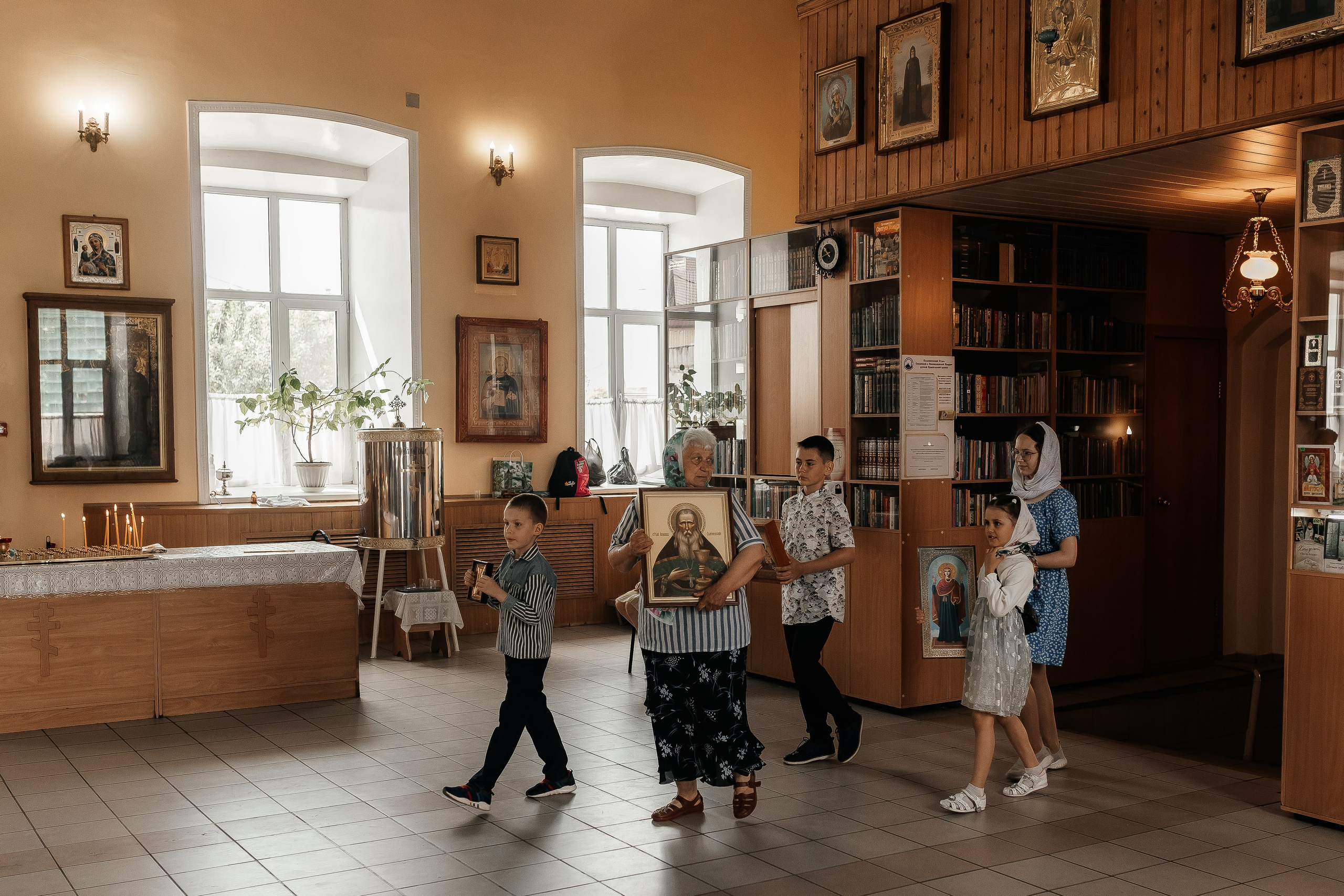 Крестный ход в храме. Съемка Таинств Крещения Венчания, детские и семейные съемки в Пензе