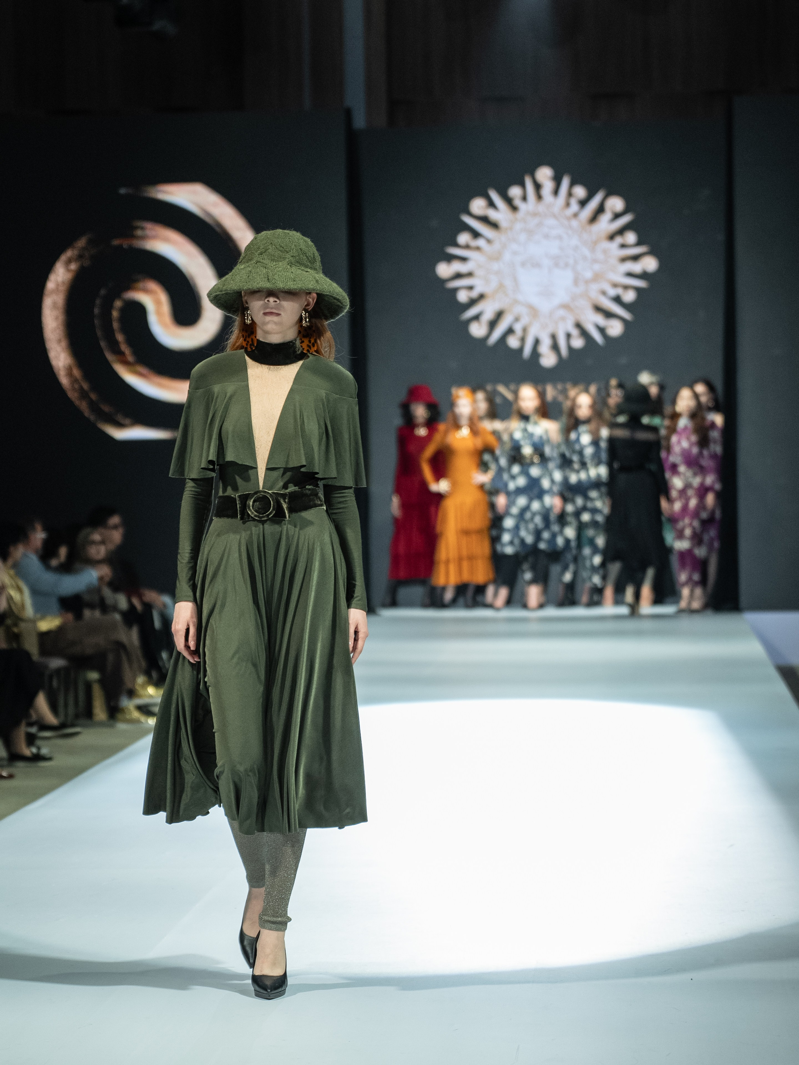 EURASIAN FASHION WEEK Sun Sergio. Сайт Алматинского НЮ АРТ, будуар и фэшн фотографа Дениса Карпенко