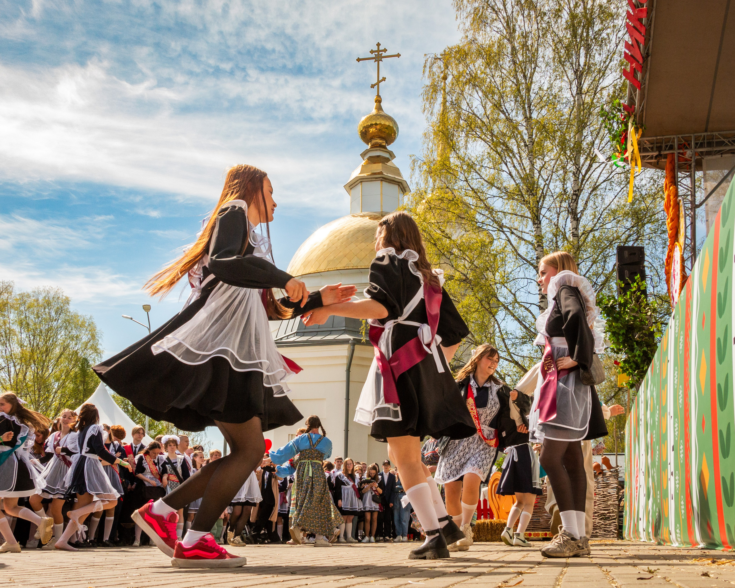народные гулянья. хоровод