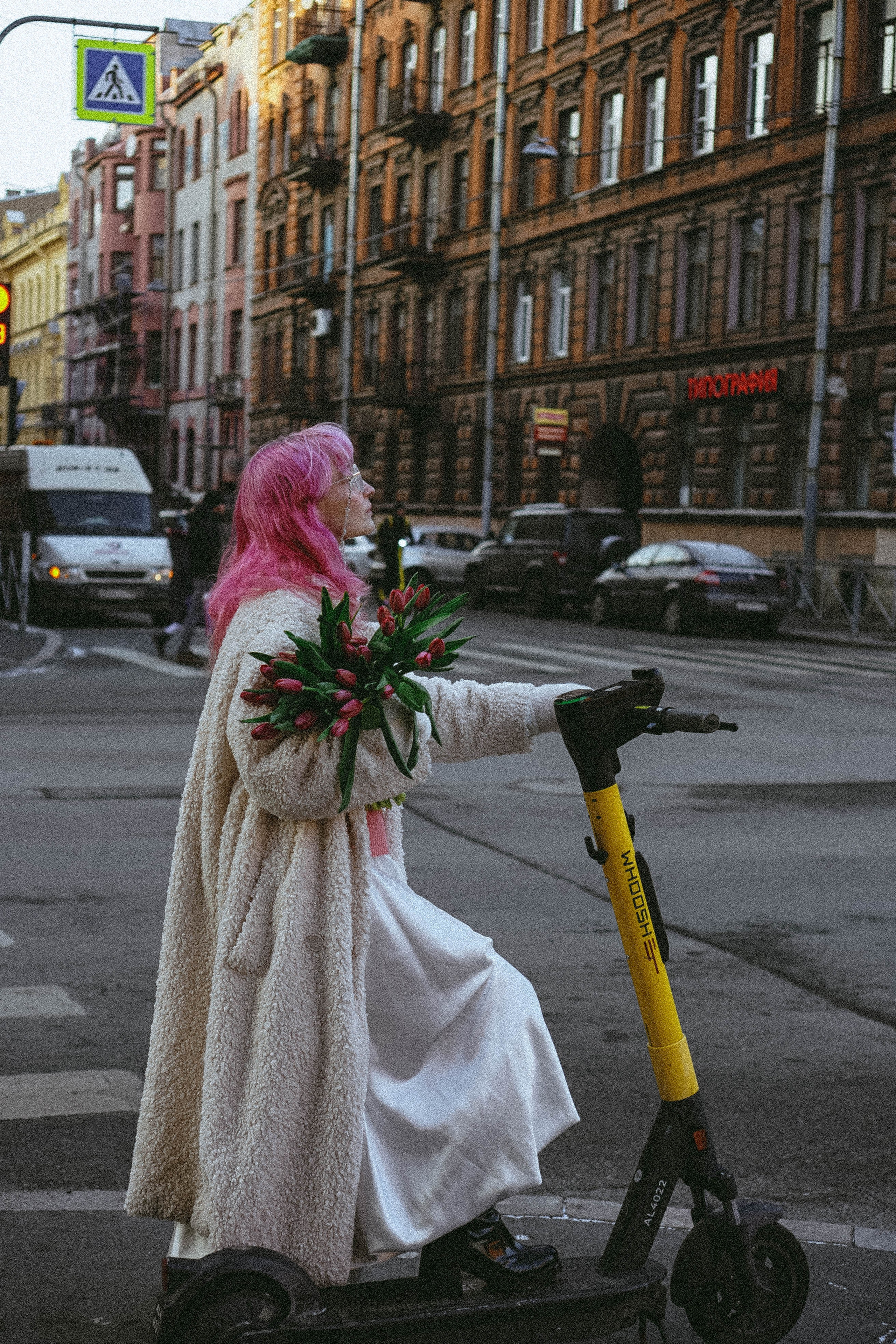 Прогулочная фотосессия с тюльпанами. Профессиональный фотограф, Санкт-Петербург — Виктория Богомолова