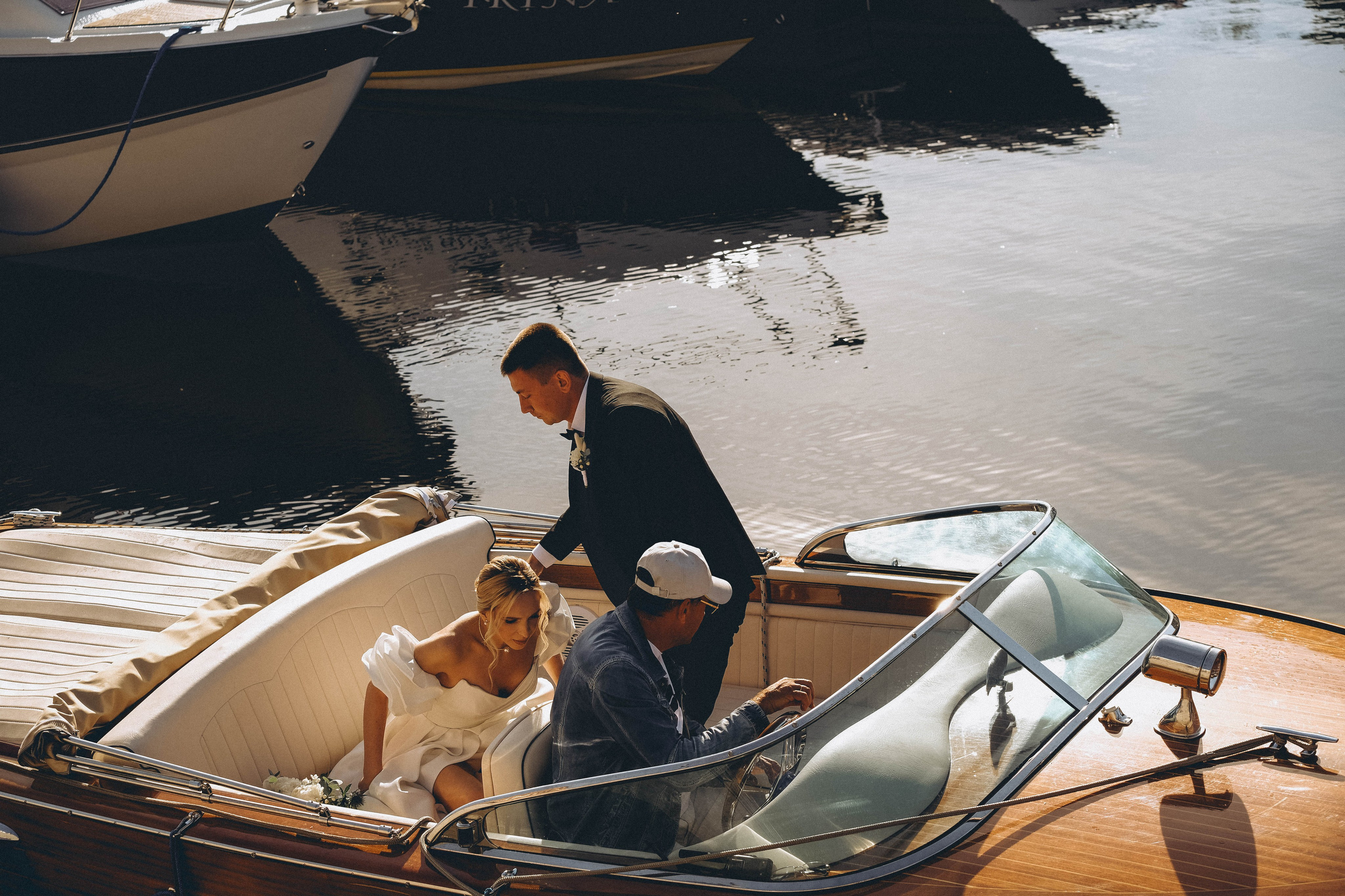 СВАДЕБГНАЯ ПРОГУЛКА ПО КАНАЛ САНКТ-ПЕТЕРБУРГА НА КАТЕРЕ. Профессиональный фотограф, Санкт-Петербург — Виктория Богомолова