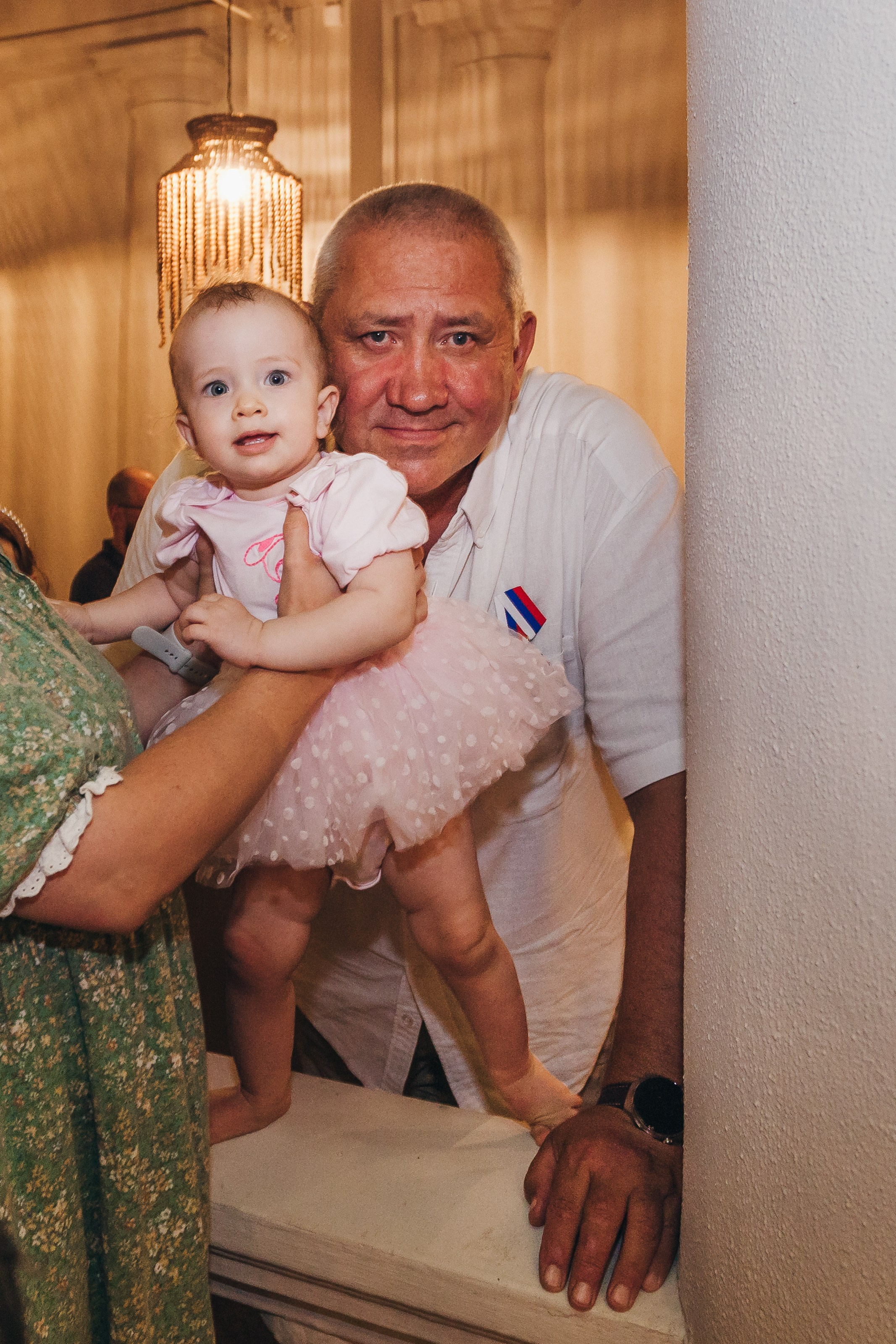 День рождение в уютном ресторане. Фотограф Денис Денисов