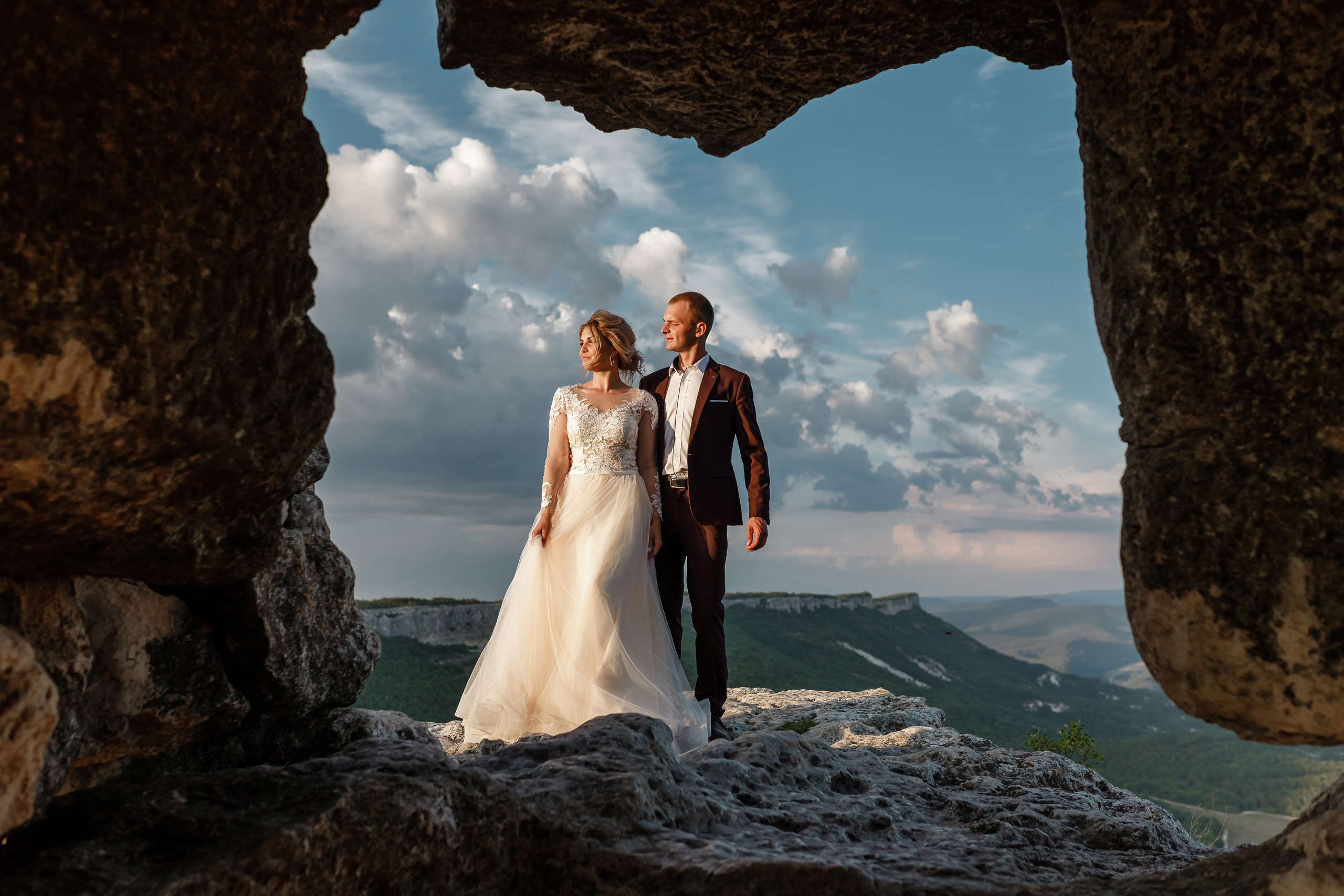 По дороге с облаками. Свадебная прогулка Даши и Алексея в Крыму. Свадебный фотограф в Крыму и Севастополе Ольга Баскакова