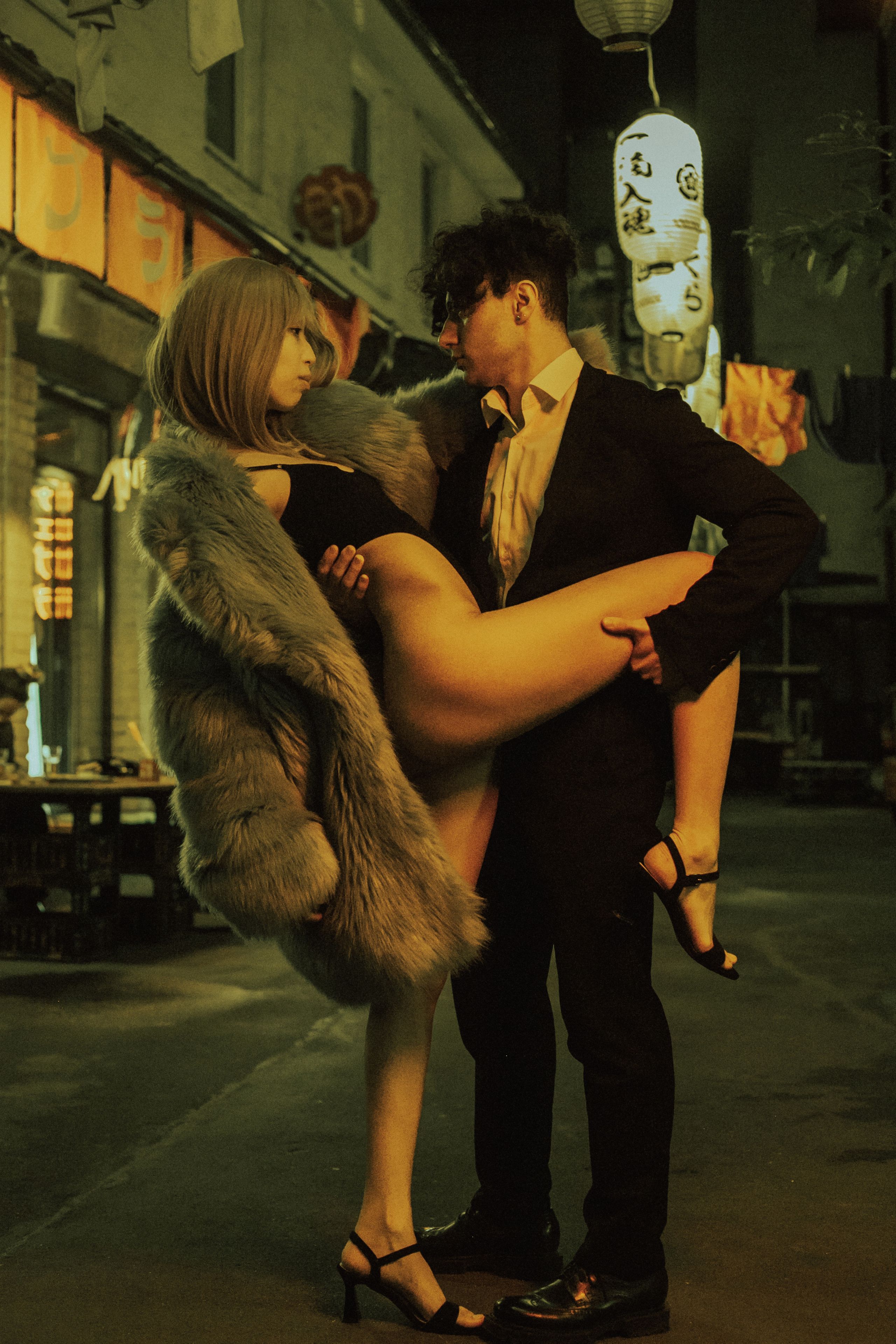 Неоновая lovestory в ночном городе. Свадебный фотограф в Москве Элина Ларченкова. Фото, которые цепляют