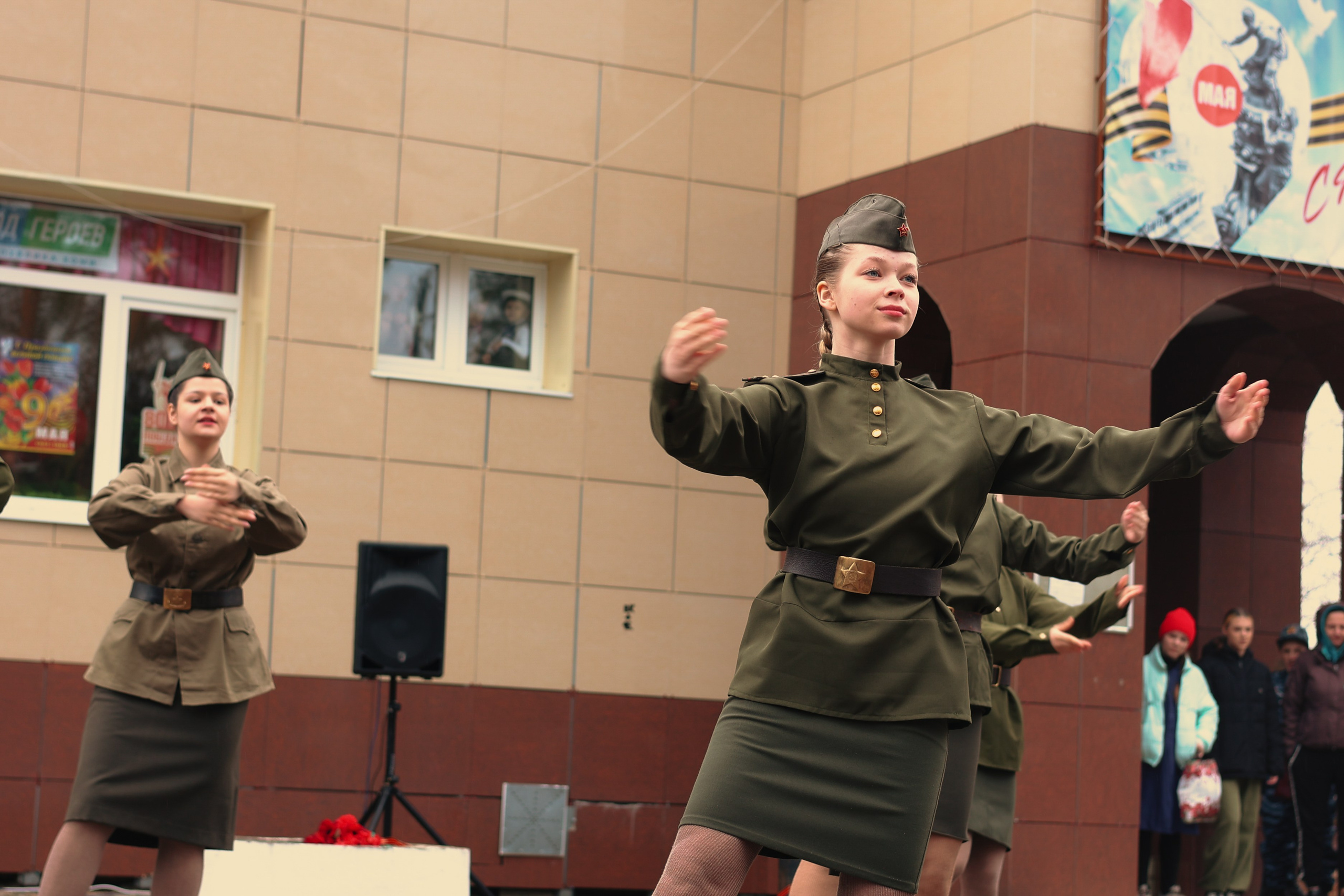 9 мая — «Родной дом». Фотограф в городе Киров Денис Вербин