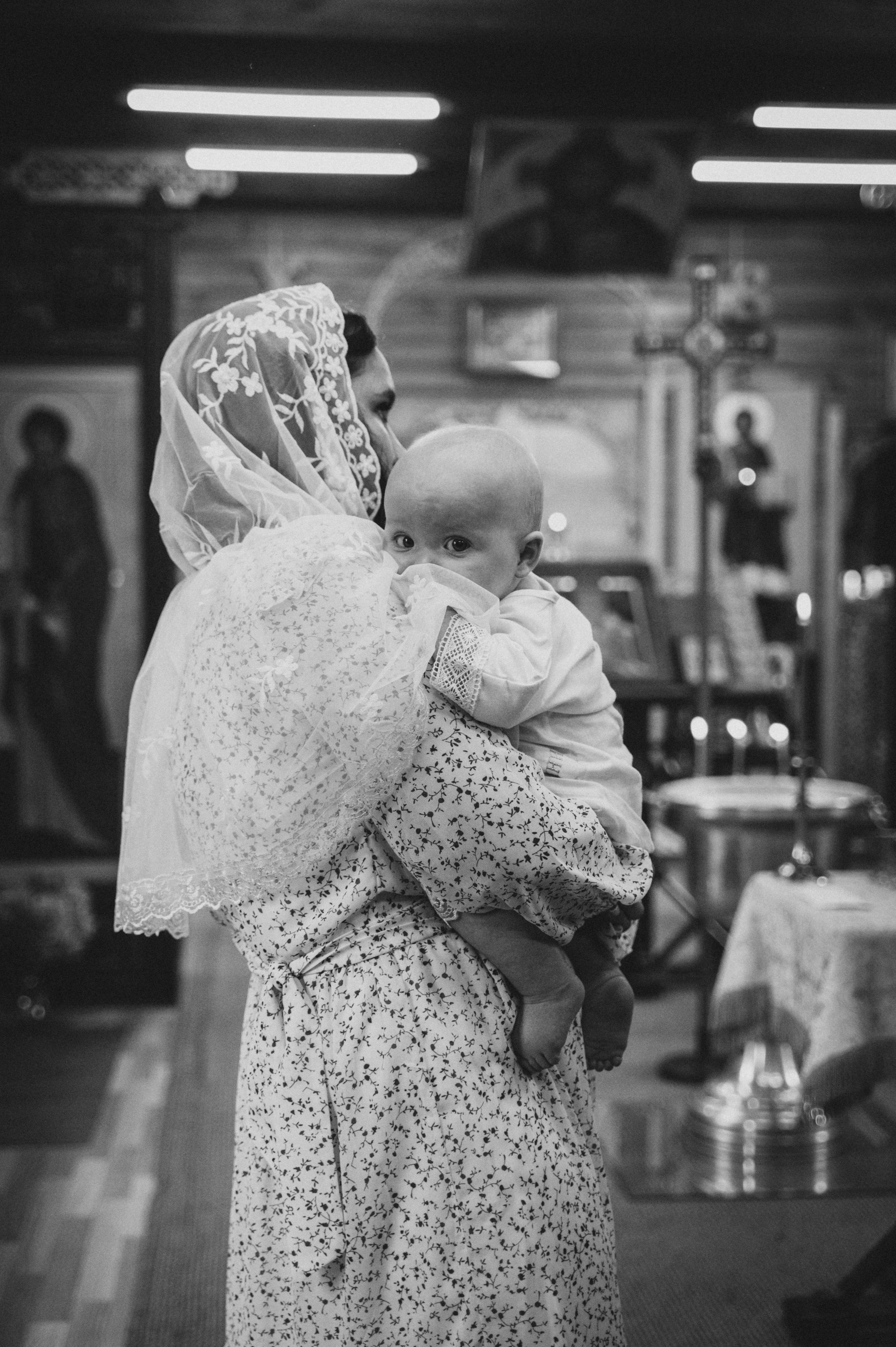 Крещение Егора (ХРАМ СВЯТИТЕЛЯ НИКОЛАЯ ЯПОНСКОГО) частичная конфиденциальность. Семейный фотограф в Минске Дарья Дреко