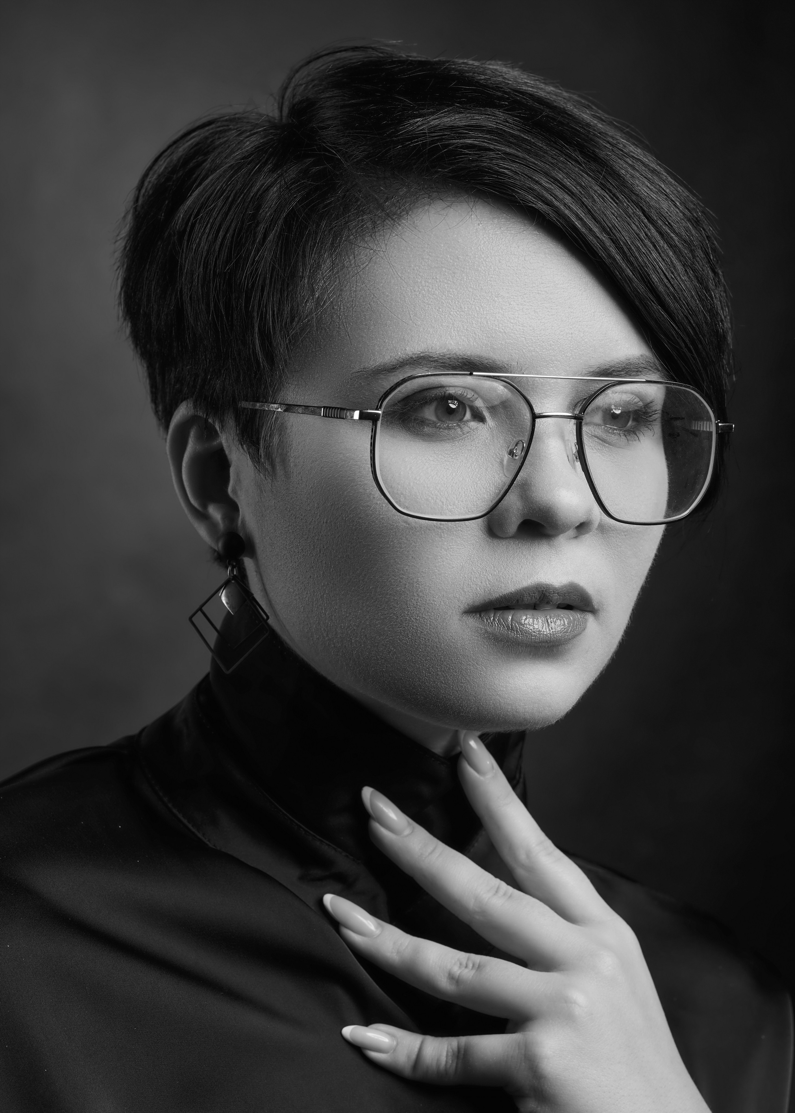 Фотосъемка в студии в черном