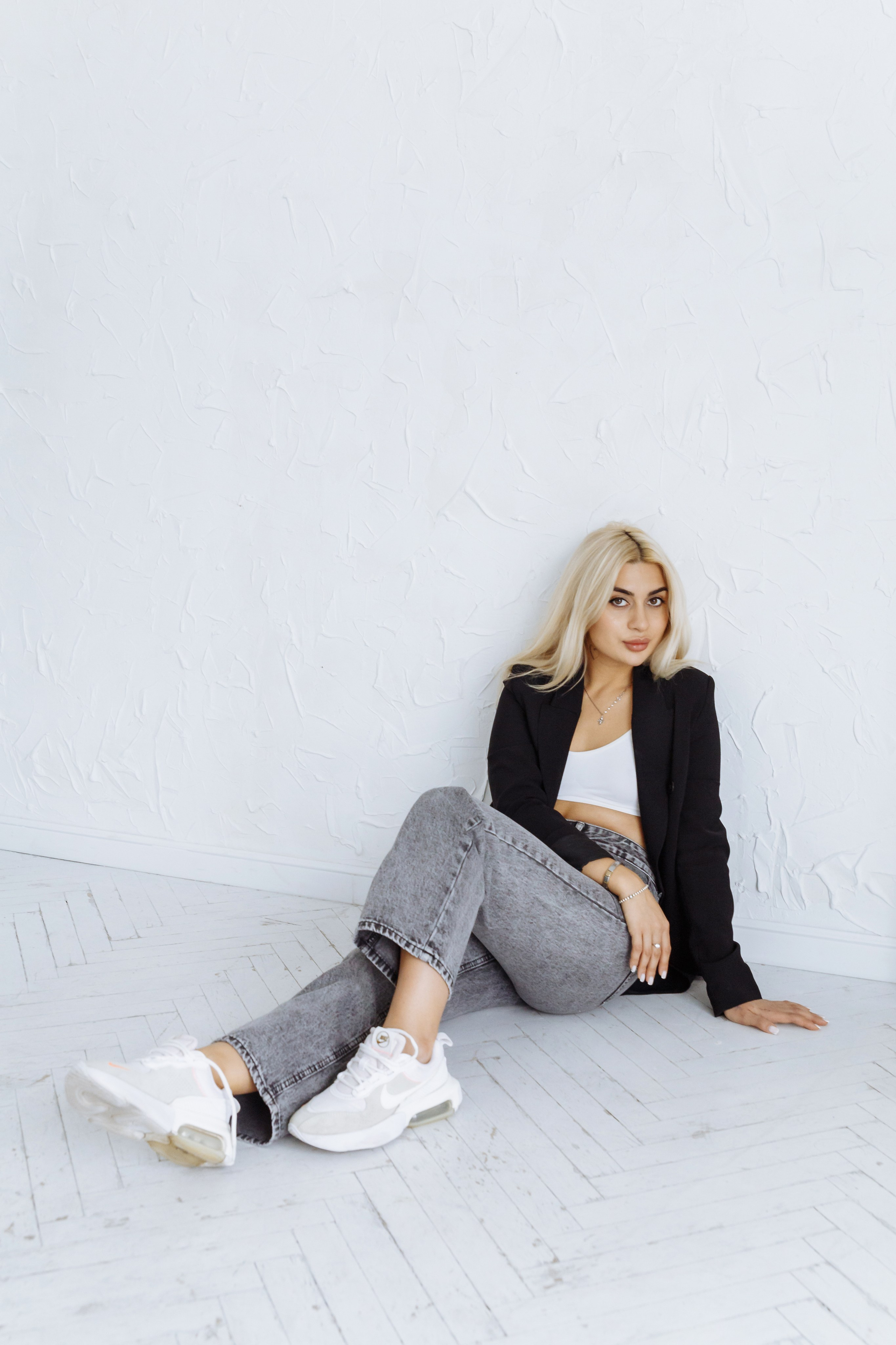 Сабина в студии. Событийный фотограф Максим Бескоровайновнов