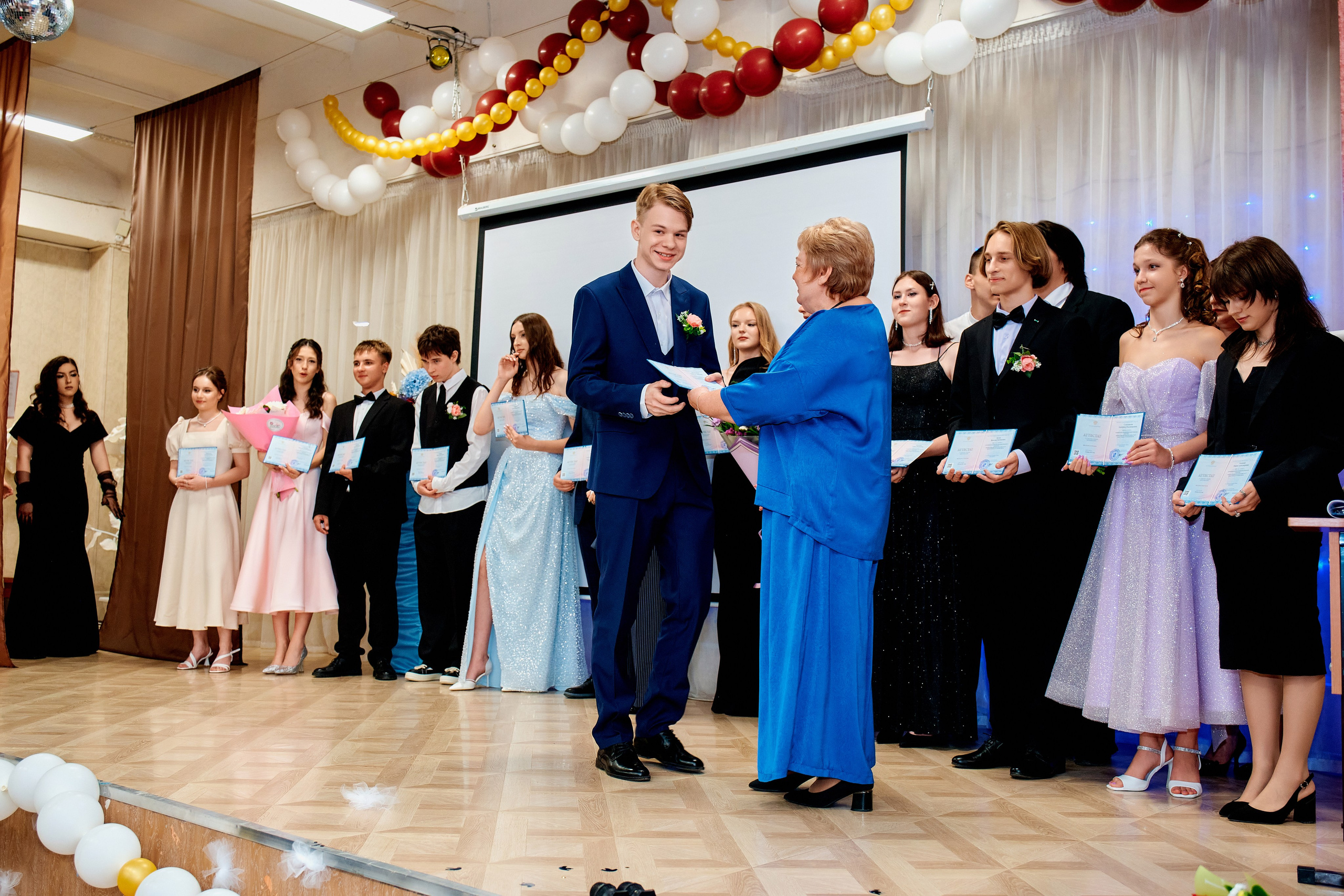 Выпускной 11Б. Школа 35. Фотограф Таганрог Анна Трайжон