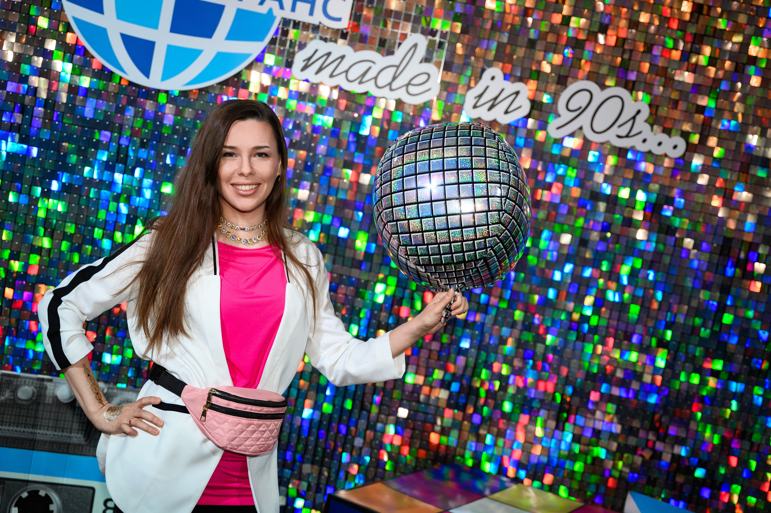 Фотосъёмка Корпоратива в стиле 90-х. Фотограф Алексей Лукин. Профессиональная фотосъёмка в Санкт-Петербурге. Обработка и Ретушь фотографий