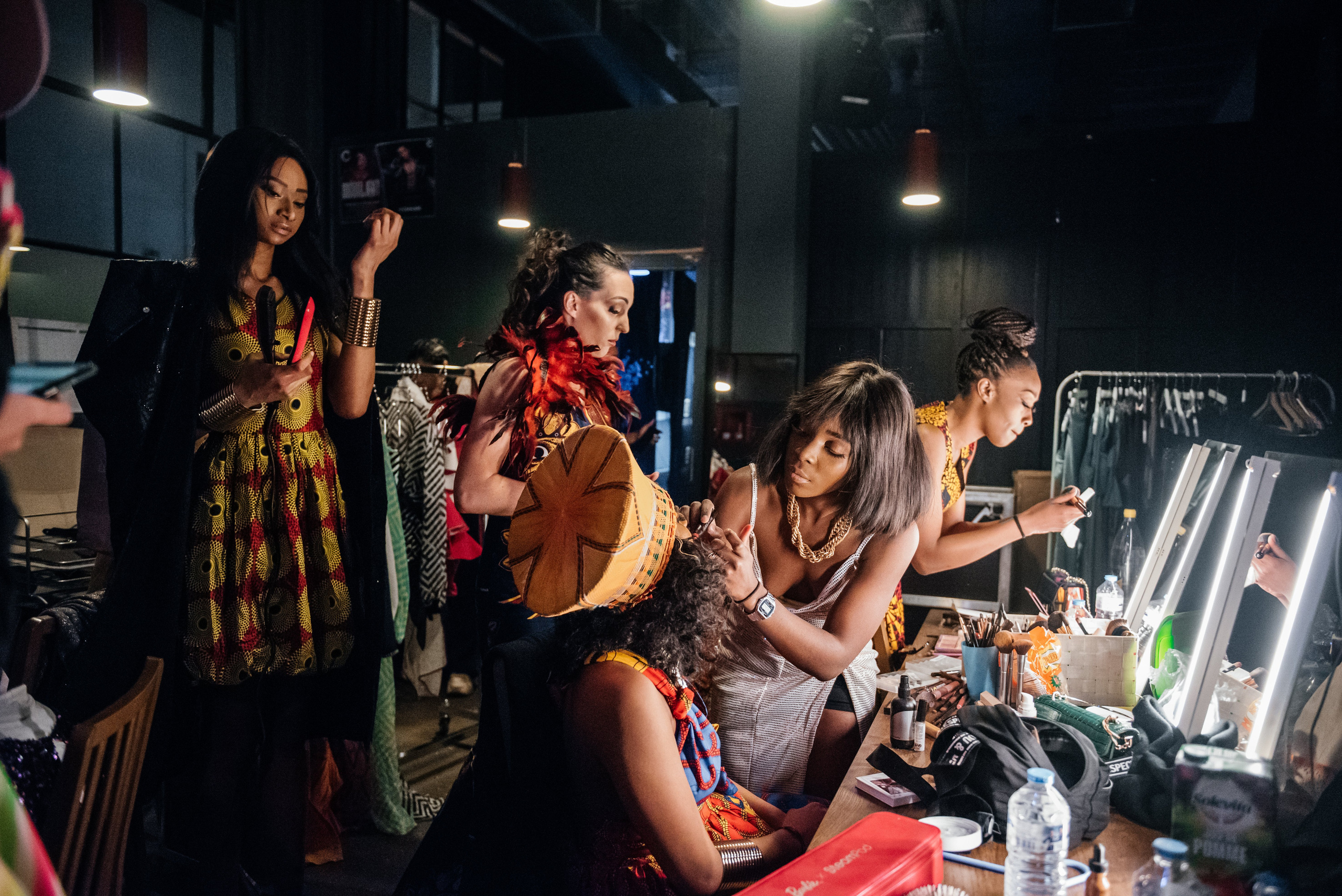 Fashion show ClierxterEvents à Genève (backstage). Photographe en Suisse et en Europe Anna Alekseenko