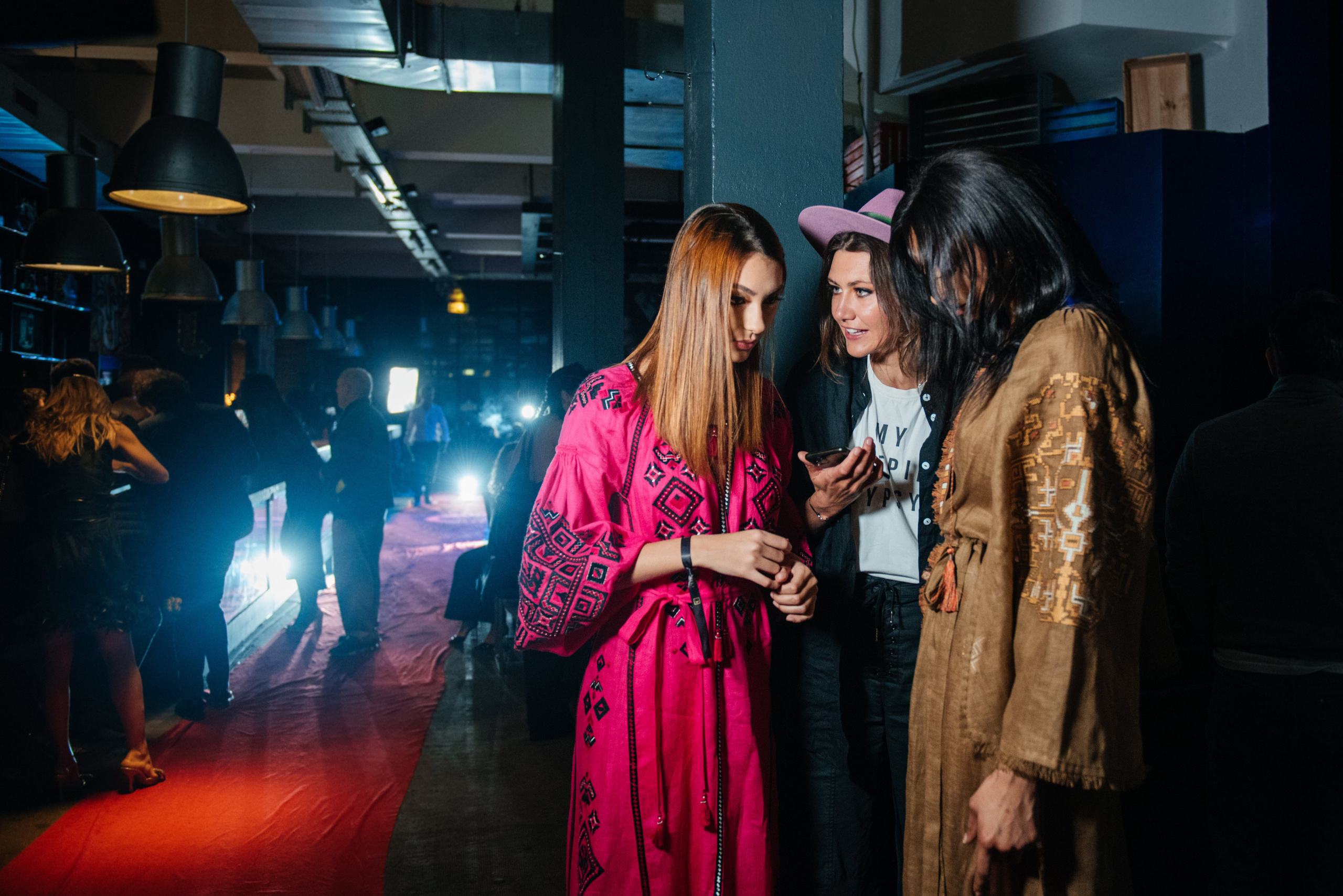 Fashion show ClierxterEvents à Genève (backstage). Photographe en Suisse et en Europe Anna Alekseenko
