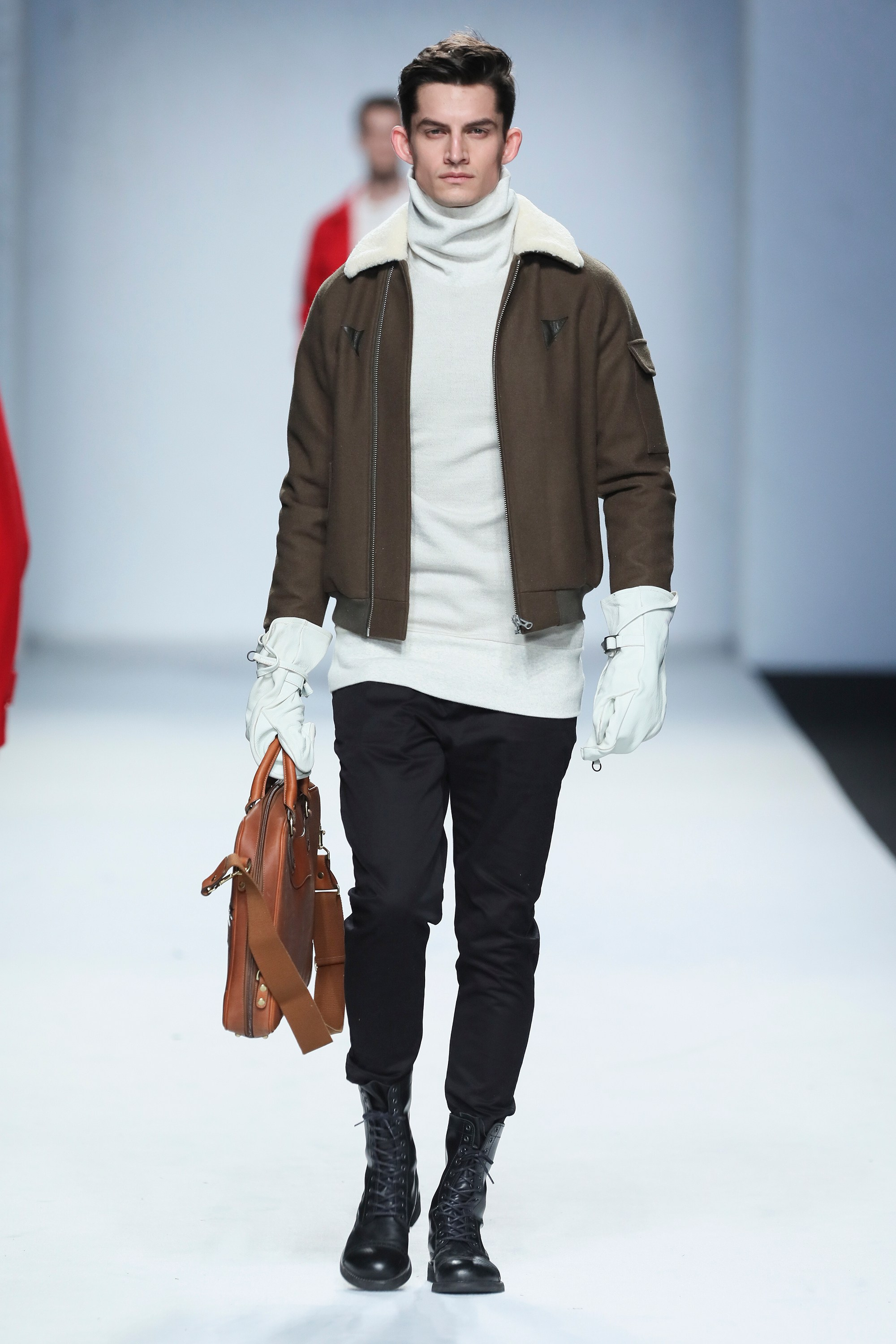 Алексей Б, 188 см, 48-50 р-р. KED Production — продакшн из СПб. Создаём фото, видео и контент, который помогает брендам и селлерам продавать больше