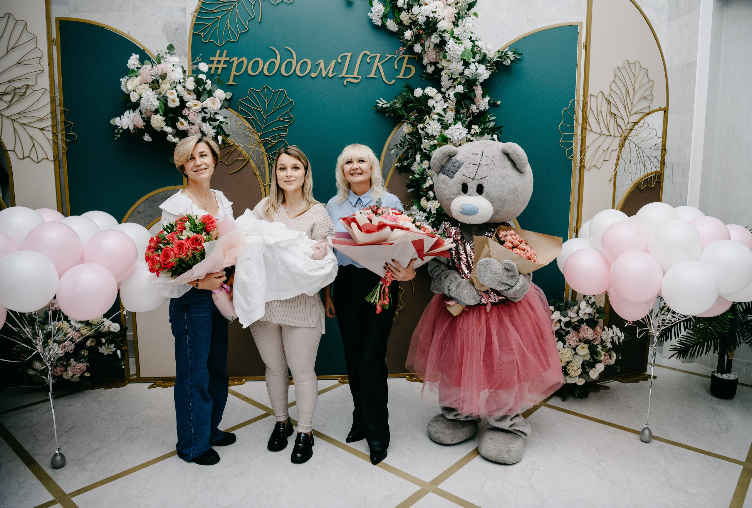 Выписка Елизаветы в ЦКБ. Фотограф на выписку из роддома в Москве и МО