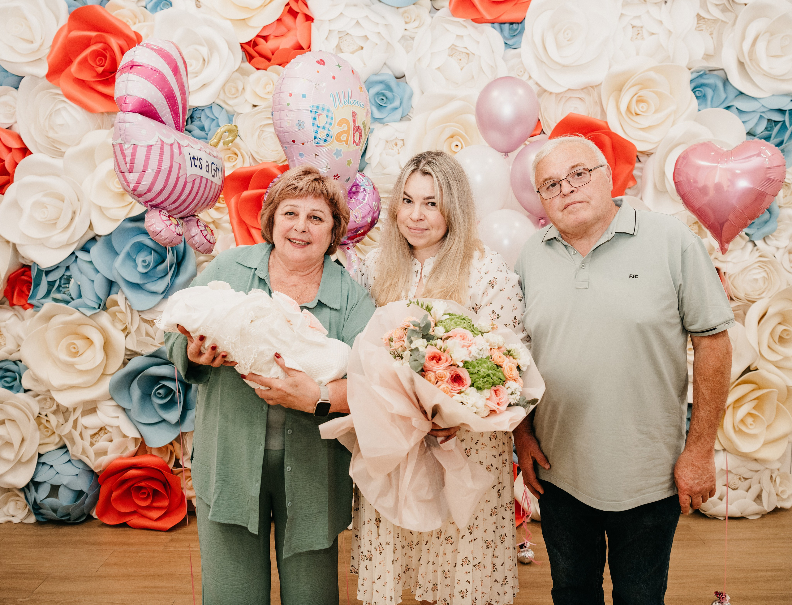 Выписка Ксении. Коммунарка. Фотограф на выписку из роддома в Москве и МО