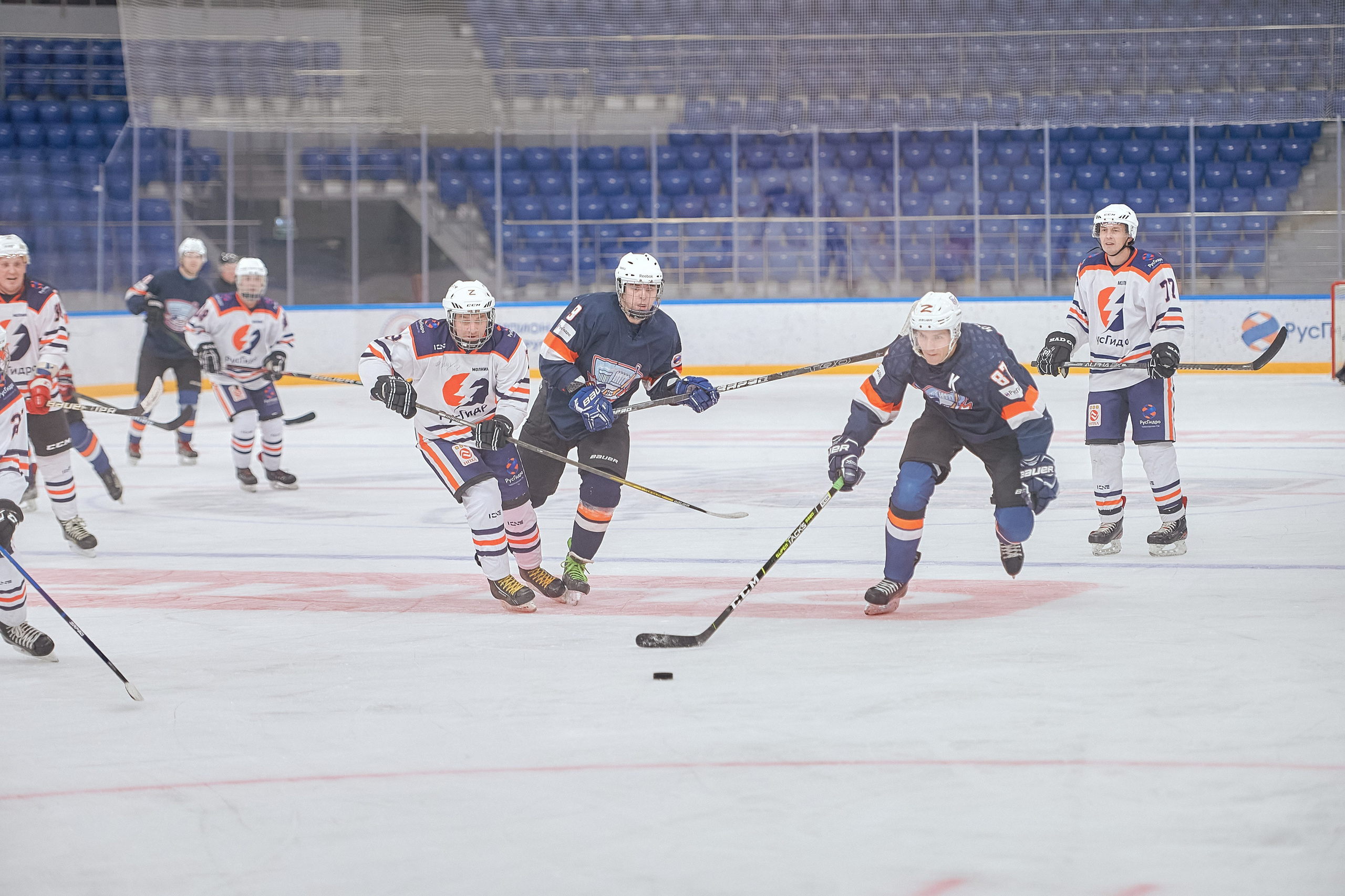 Портфолио репортажной фотосъёмки: Кристалл арена — Хоккей — РусГидро. Фотограф Яковлев Роман — Красноярск