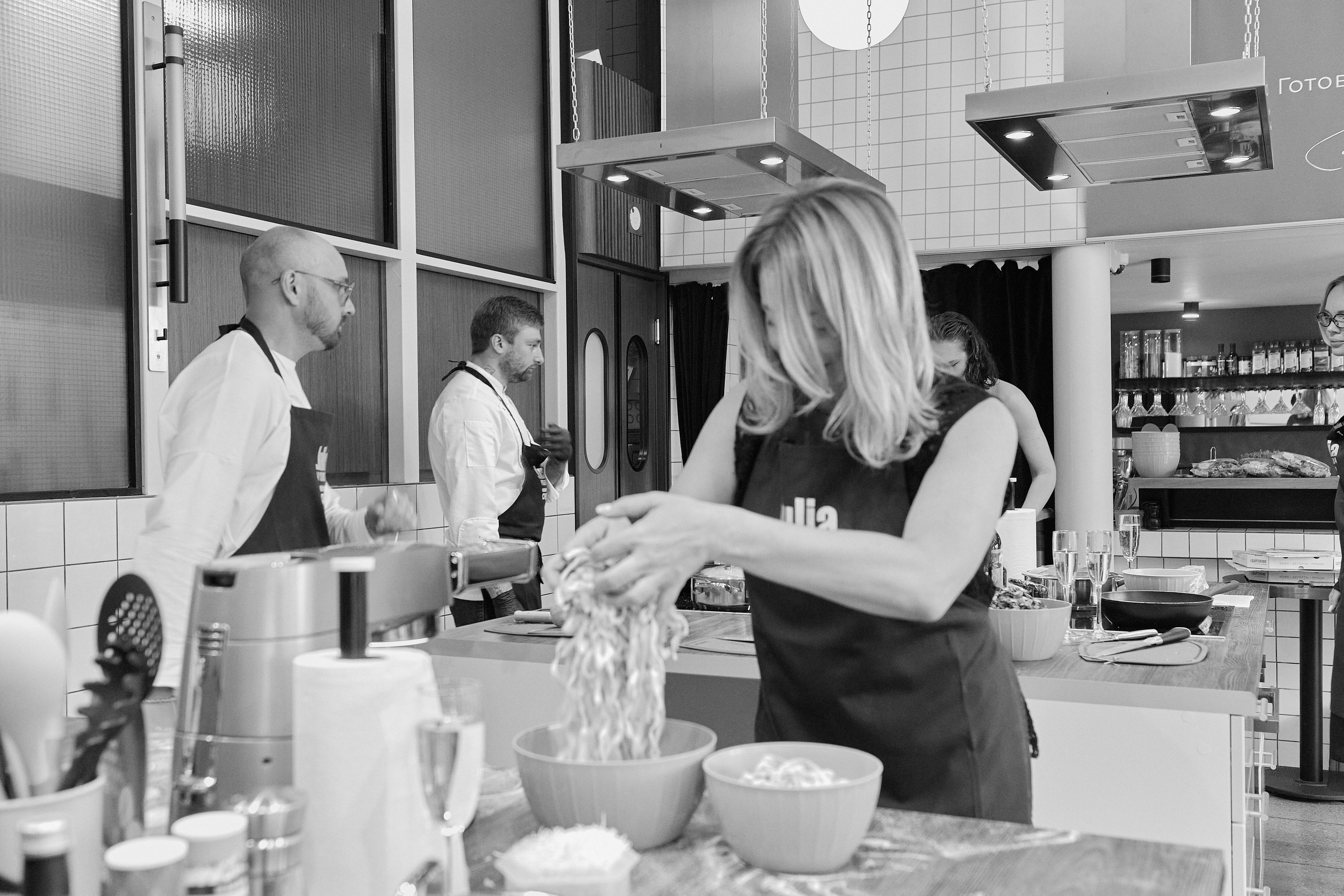 Ava Group. Святослав Лебедев | Рекламный фотограф — Коммерческая съемка, Арт-дирекшн, AI-интеграция