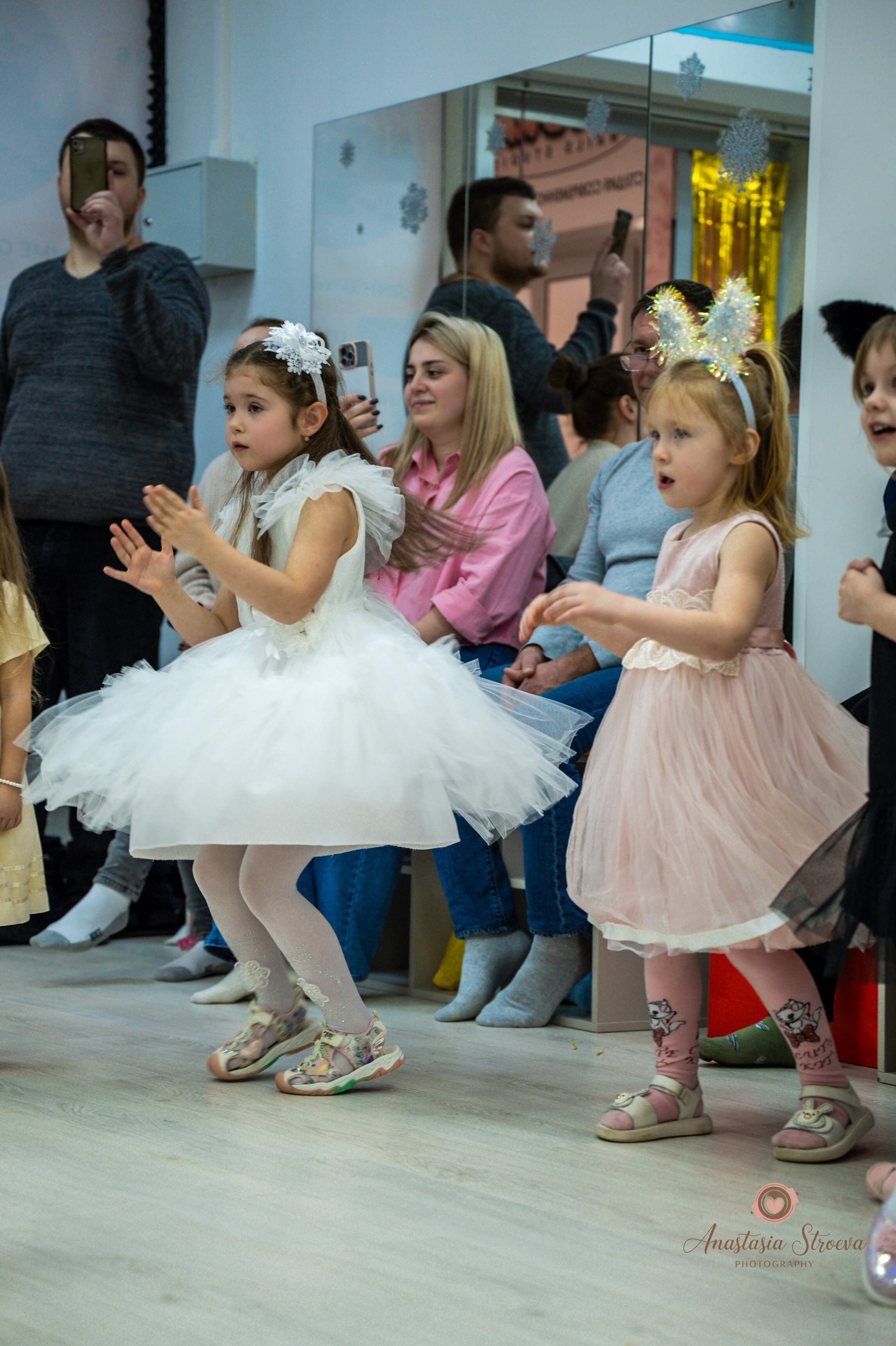 Новый год в танцах. Семейный и детский фотограф в Королеве, Москве и Московской области Строева Анастасия
