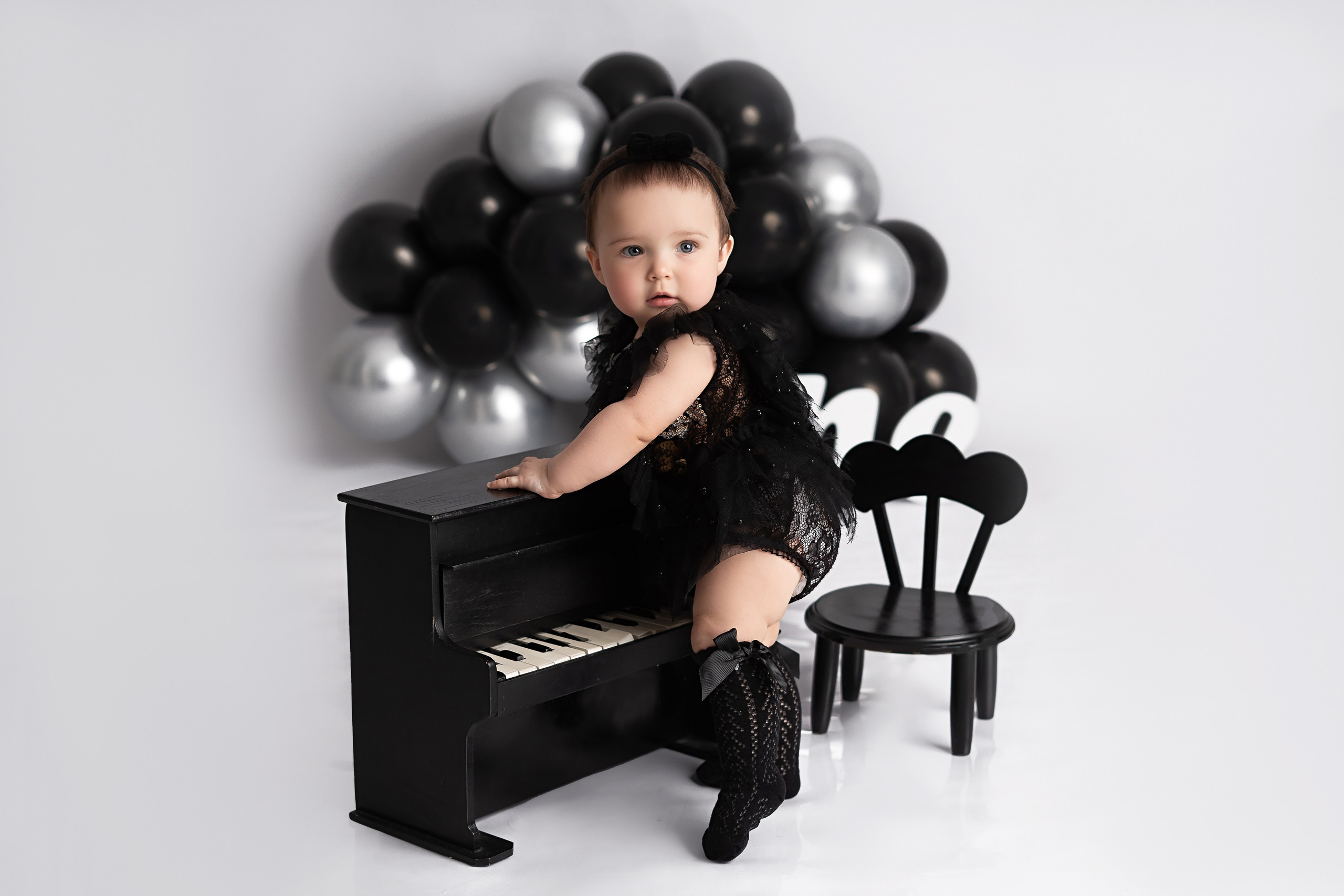 Василиса. Фотограф новорождённых в Минске. Годик под ключ