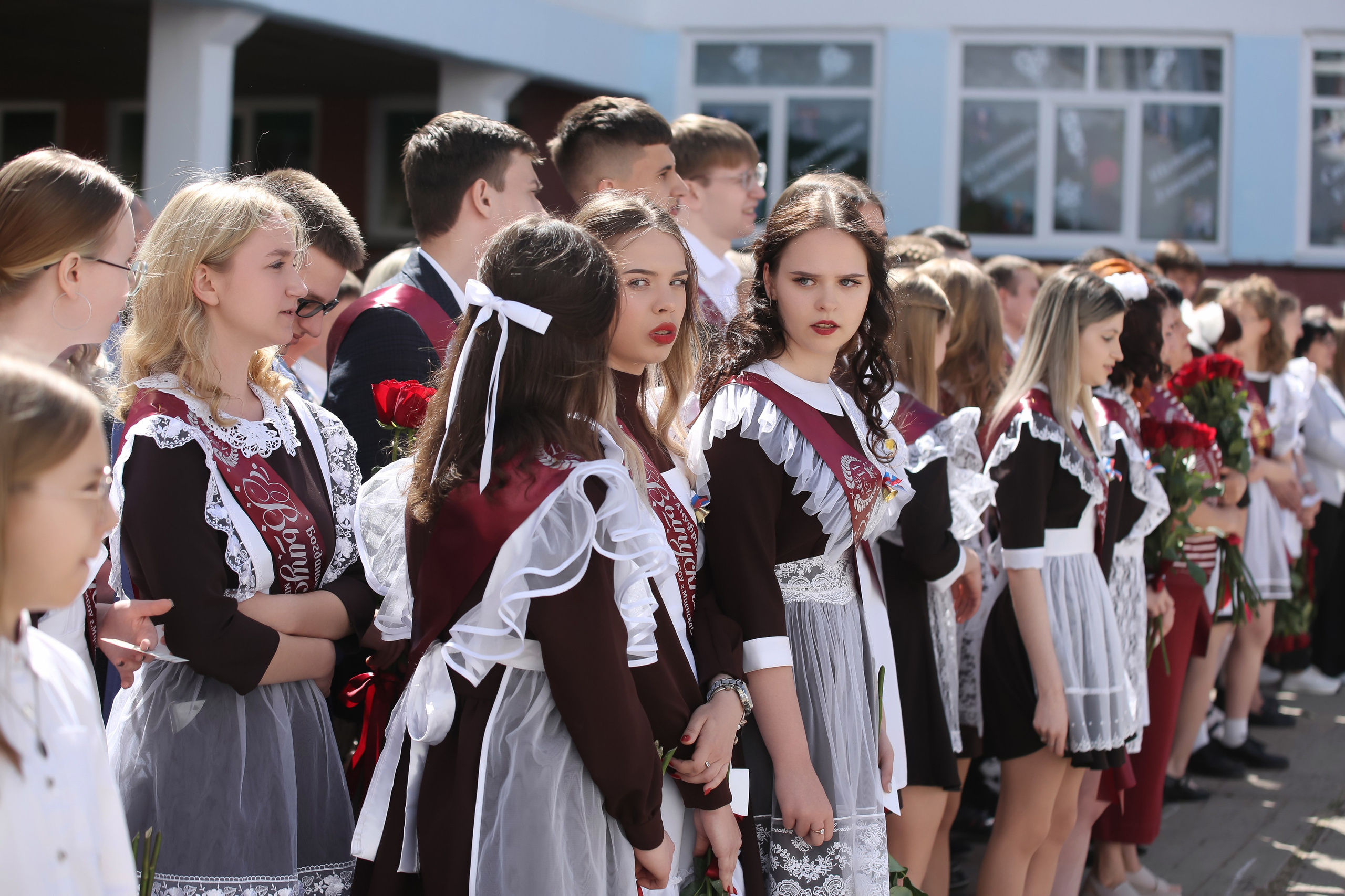 ЛИНЕЙКА «ПОСЛЕДНИЙ ЗВОНОК» 9 ШКОЛА 2024 г МЦЕНСК. ТВОЙ АЛЬБОМ / ТВОИ ПРАВИЛА