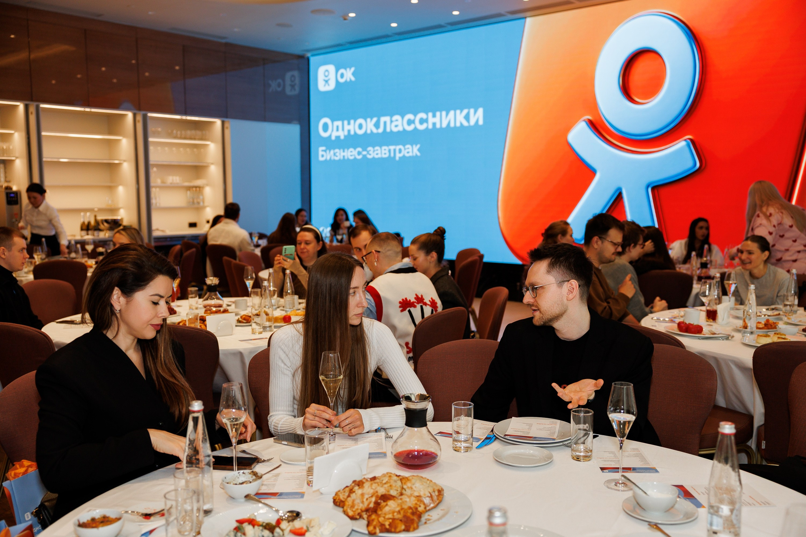 Бизнес-завтрак ОК. Репортажный фотограф/видеограф Артур Аванесян в Москве