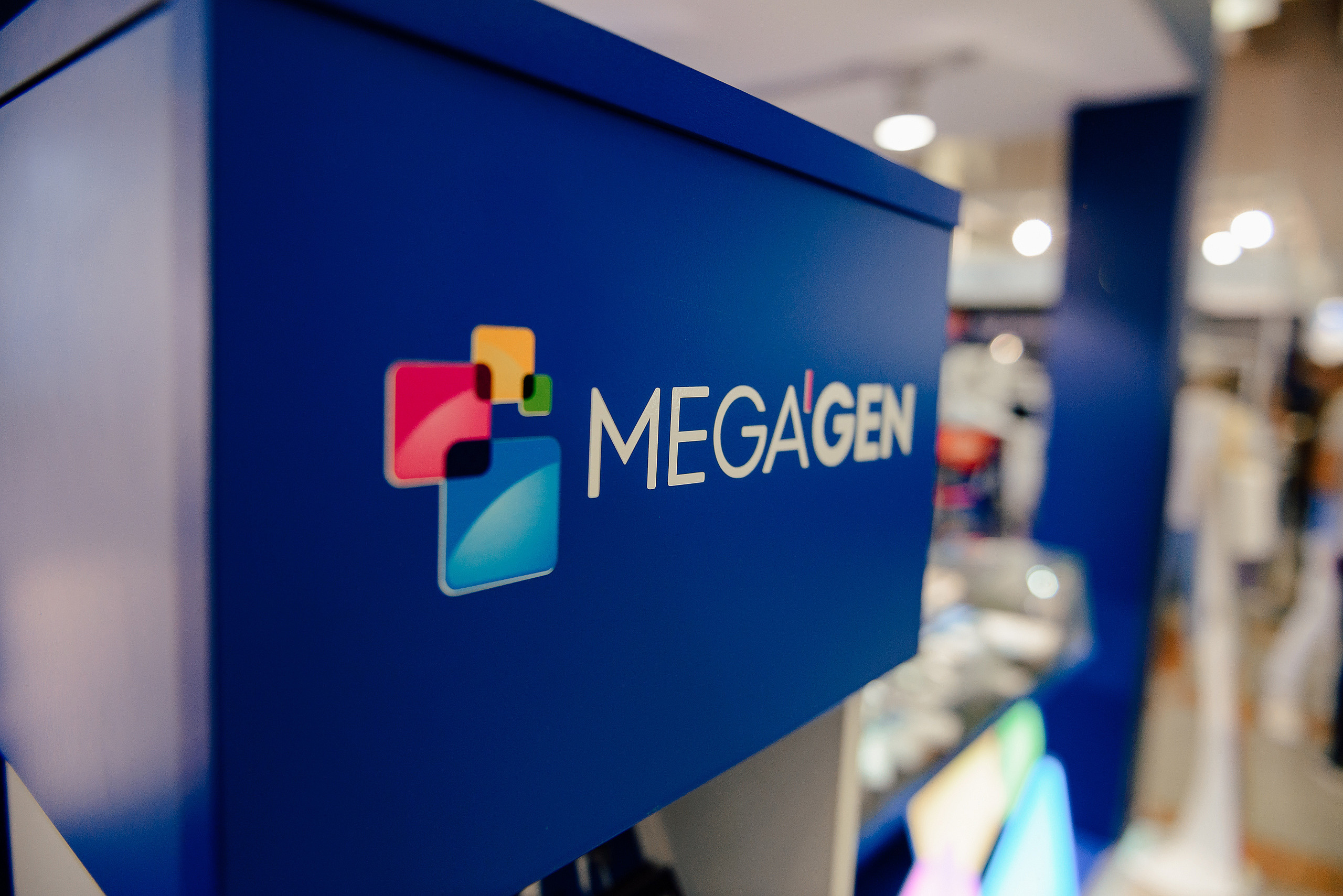 MegaGen. Фотограф Микита Ласица