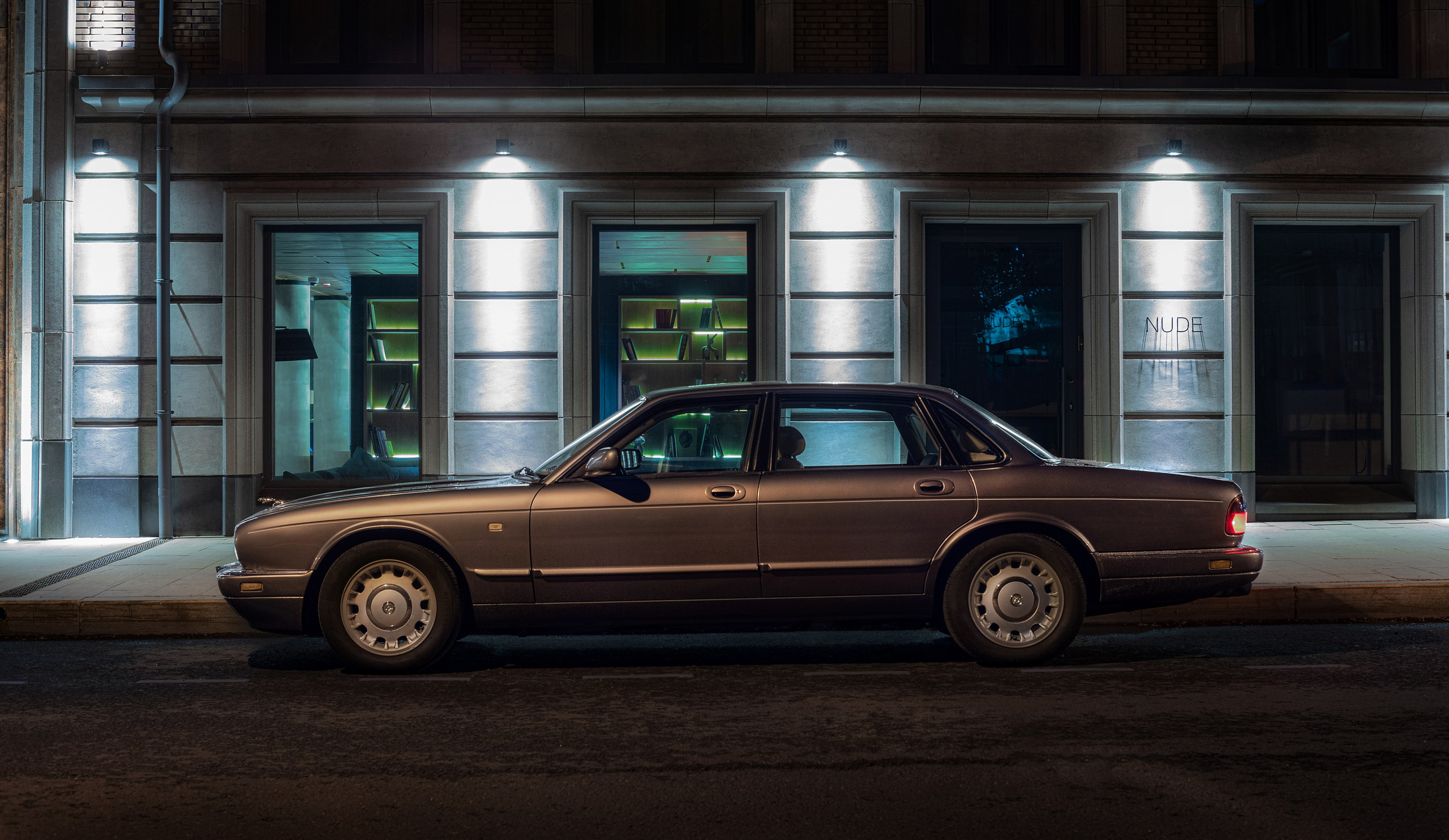 Ночная фотосъемка автомобиля. Жуков Илья  свадебный фотограф в Москве