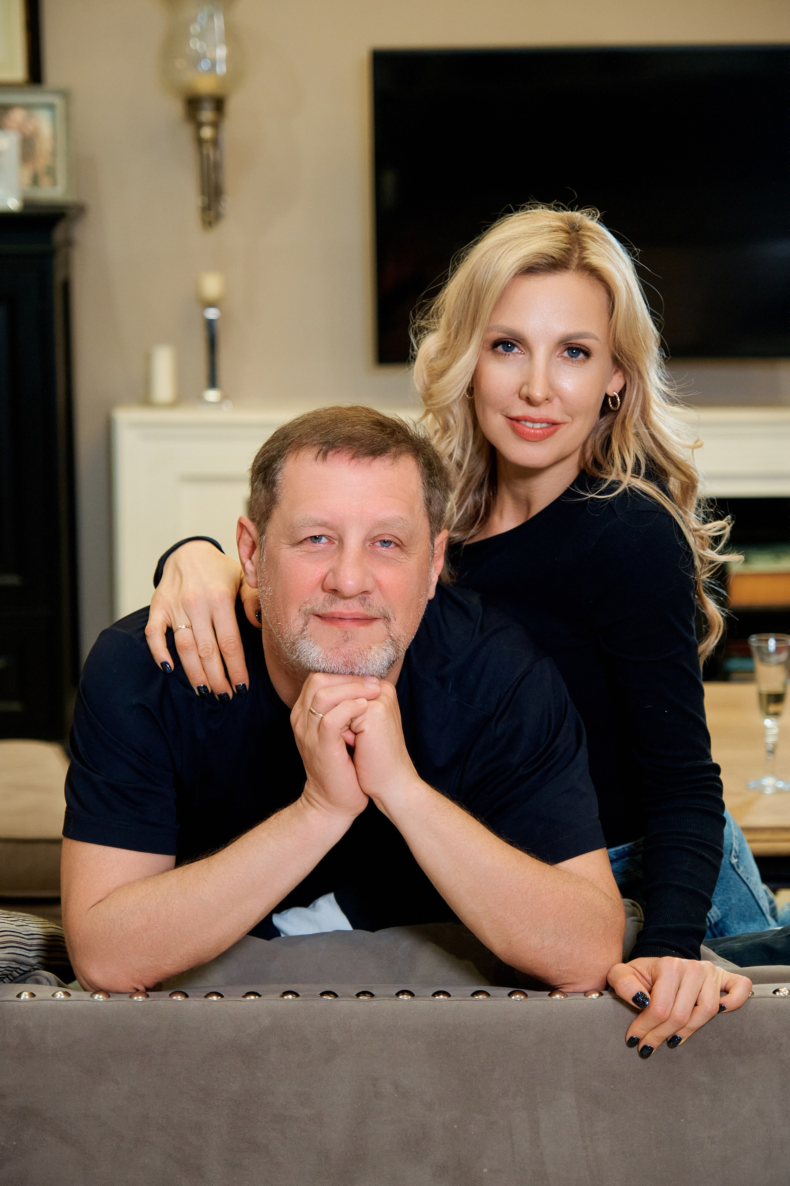 Семейная фотосессия дома. Фотограф Таганрог Анна Трайжон