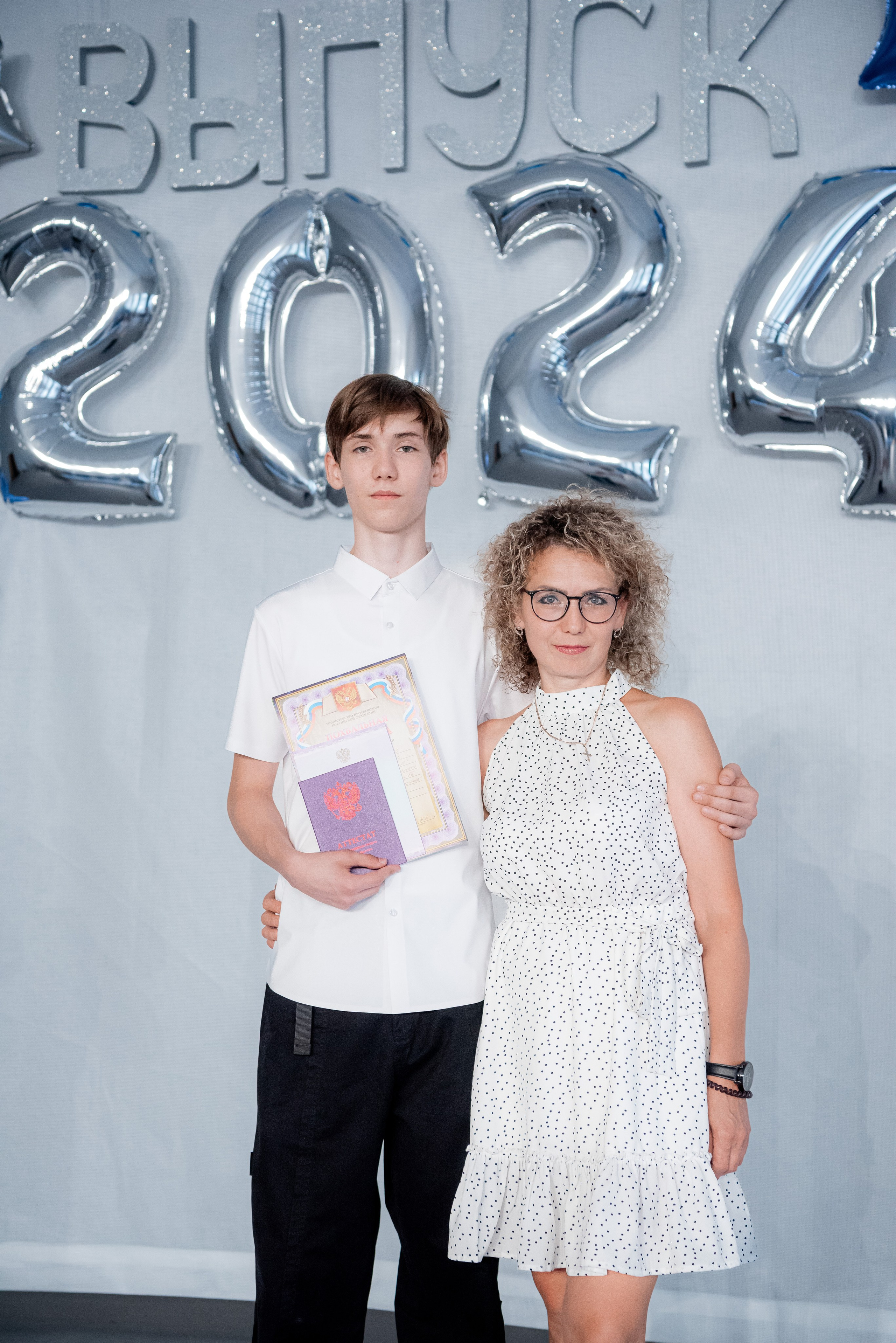 86 школа. Вручение. ДК Тракторозаводского района. Фотограф в Волгограде и Волжском Александр Горбань