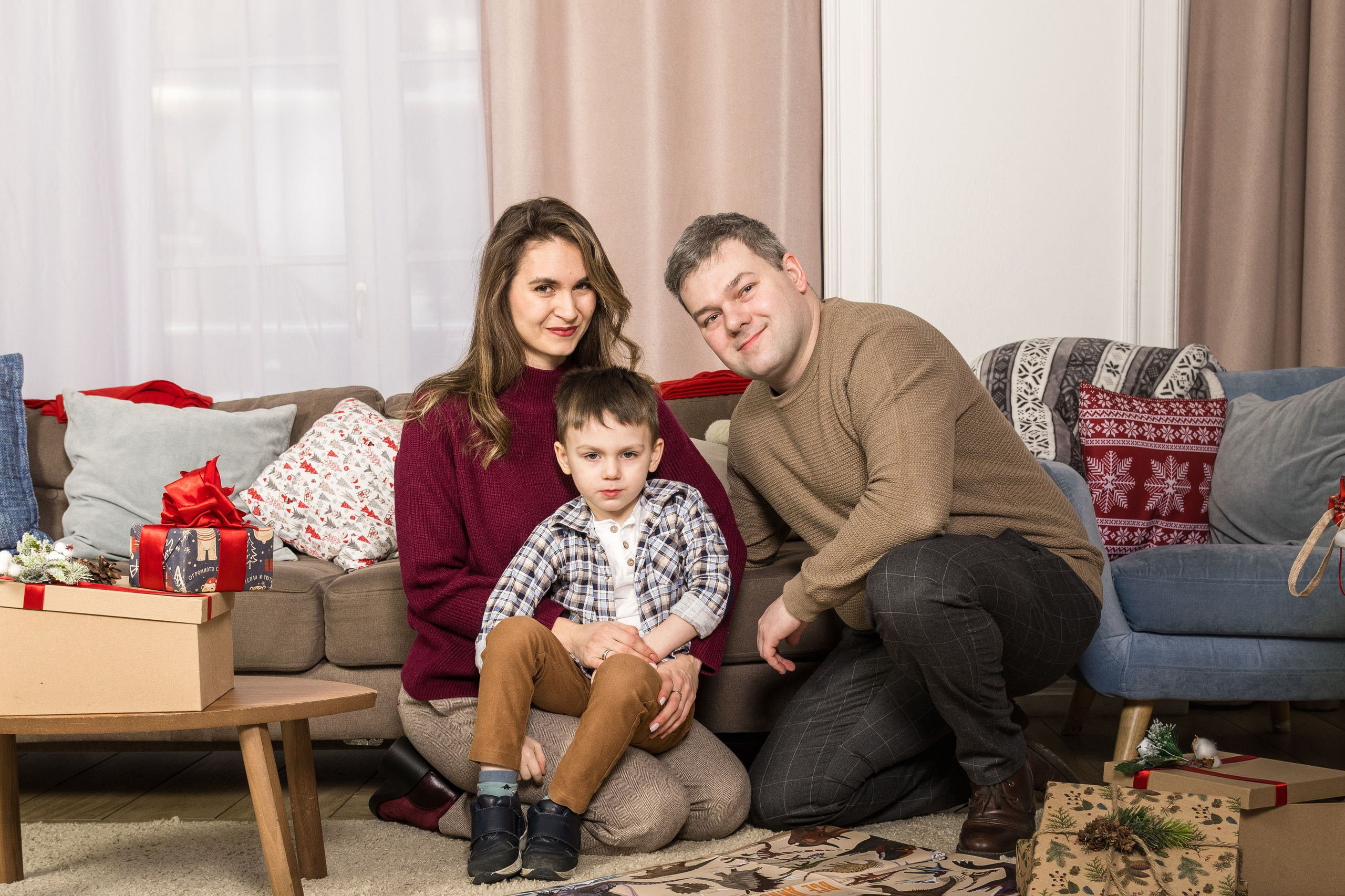 Семейные студийные фотосессии. Семейный и индивидуальный фотограф Life style в Санкт-Петербурге Мария