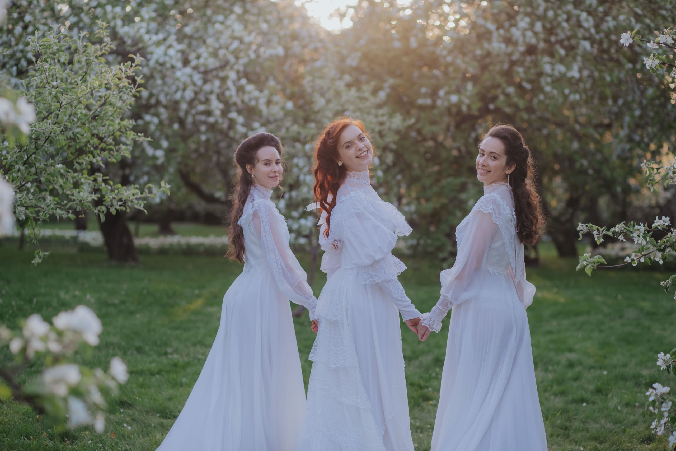 Яблоневый сад. Художественная винтажная фотография