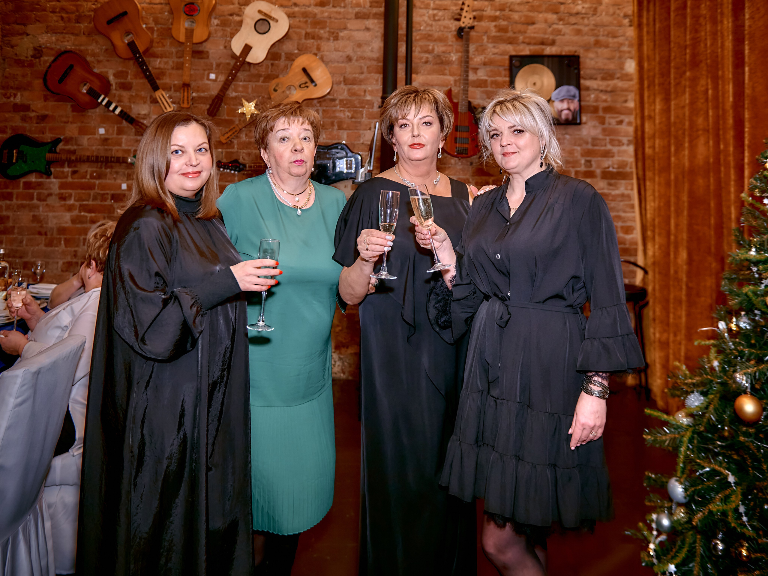 Юбилей в г. Пушкин, Певческая башня. Свадебный фотограф, видеограф, рилсмейкер в Санкт-Петербурге и Москве