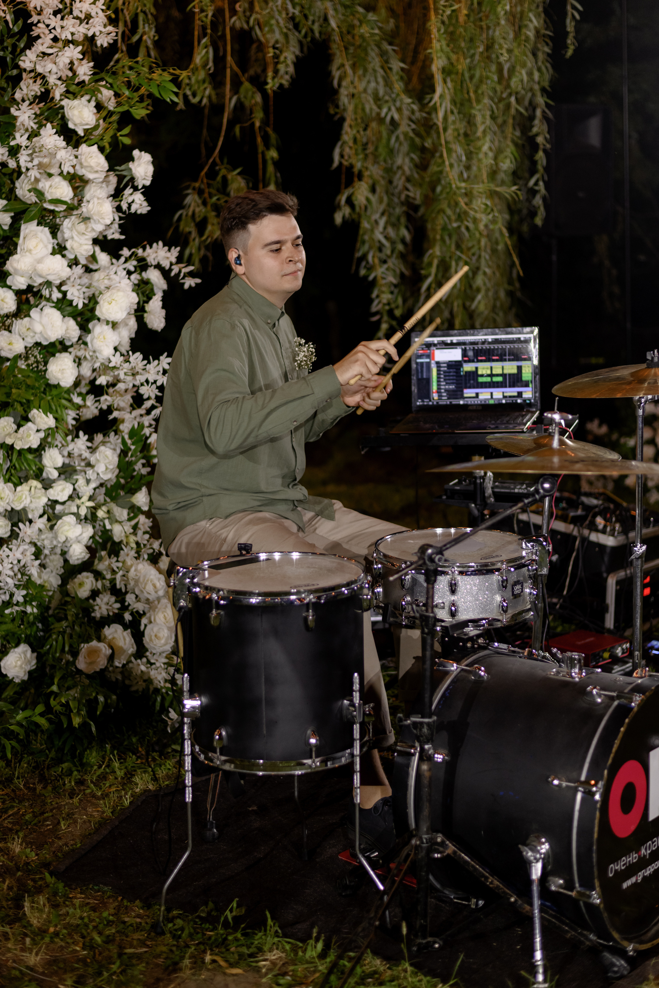 Be my little Rock'n'Roll queen. Backpackweddings фотограф и видеограф Ростов-на-Дону Сочи