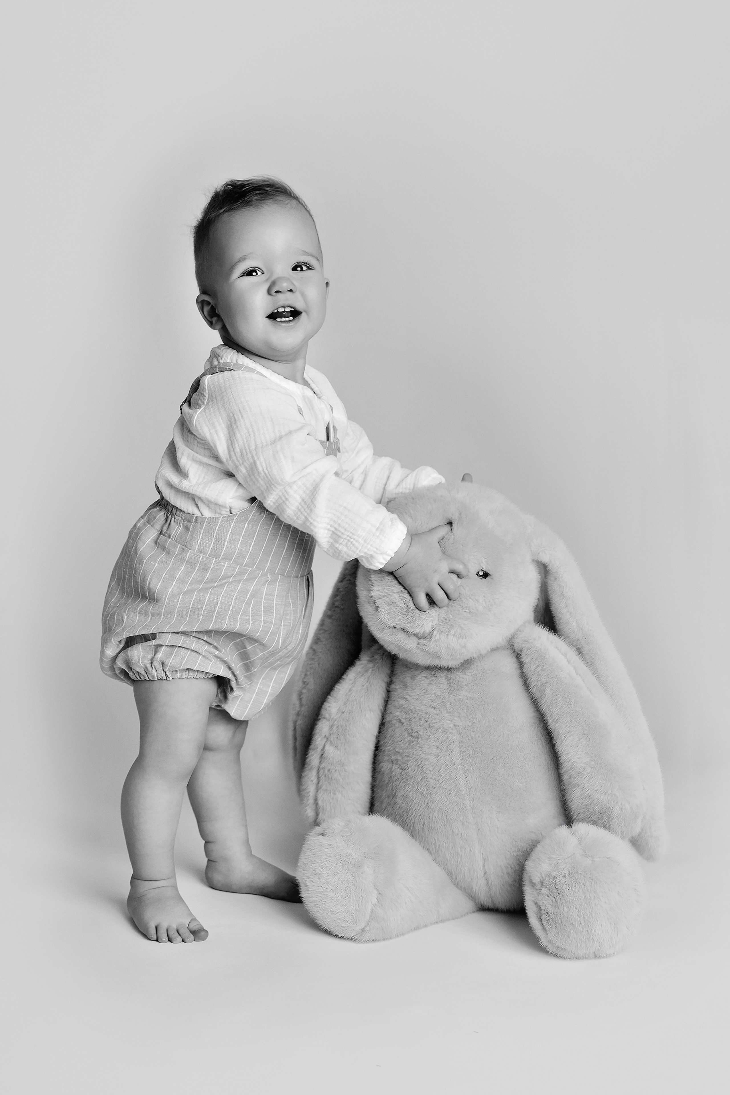 ФОТОСЕССИЯ ПЕРВОГО ГОДИКА для мальчика в стиле МИНИМАЛИЗМ. Фотограф новорожденных беременных в Тюмени Ткачук Татьяна