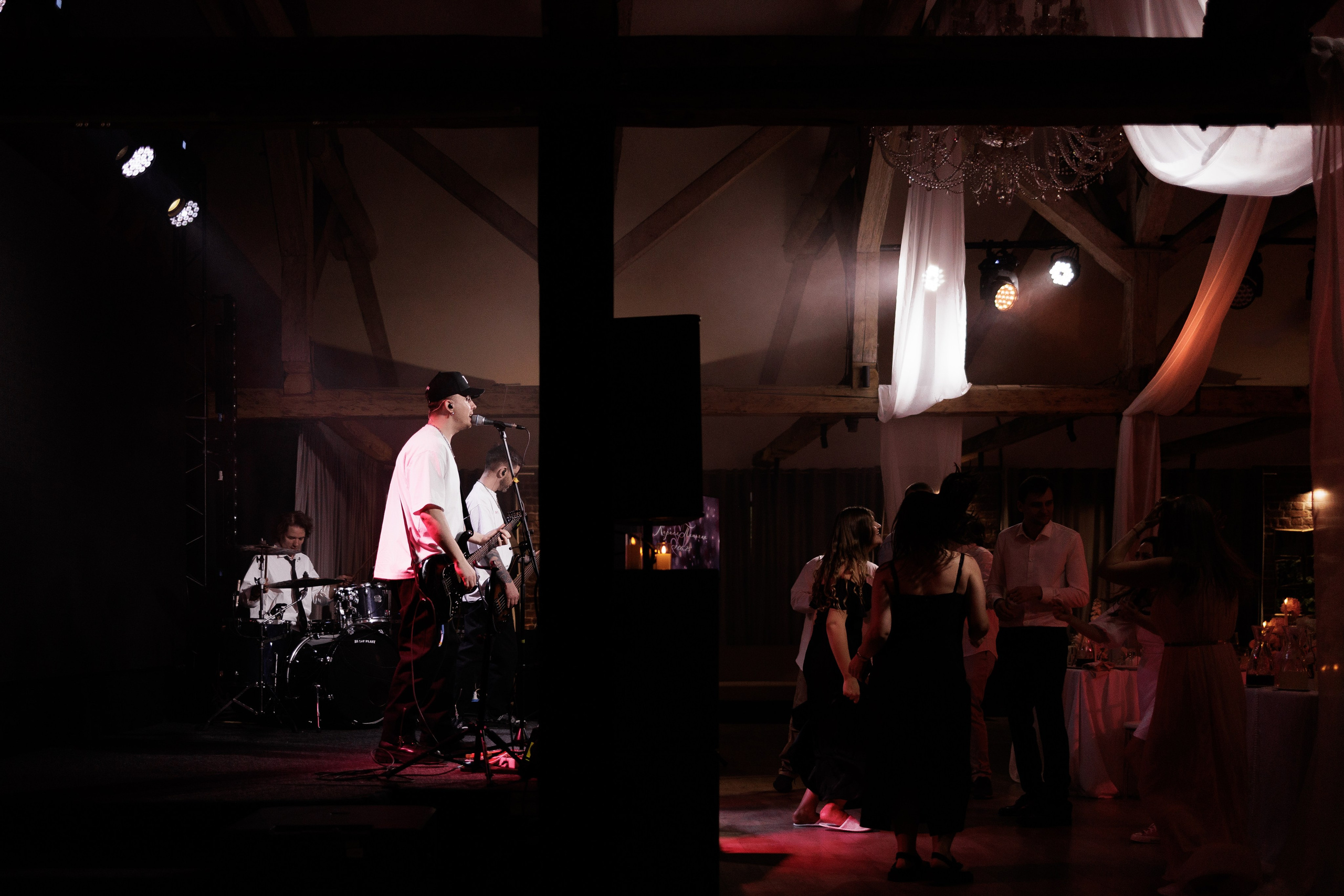 Пройдусь по тебе мурашками. Свадебный фотограф в Москве | Профессиональный фотограф | Выгодные цены на услуги