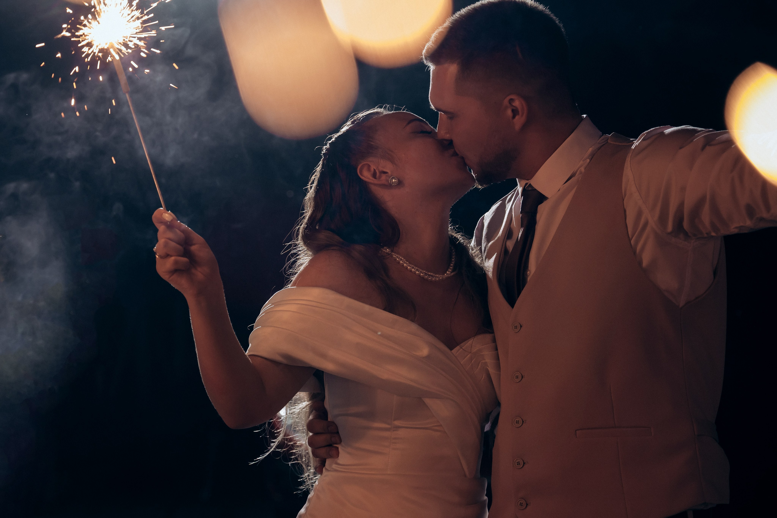 Дождь, Гребнево, любовь. Свадебный и семейный фотограф Виктория Носачёва. Щелково, Москва и МО