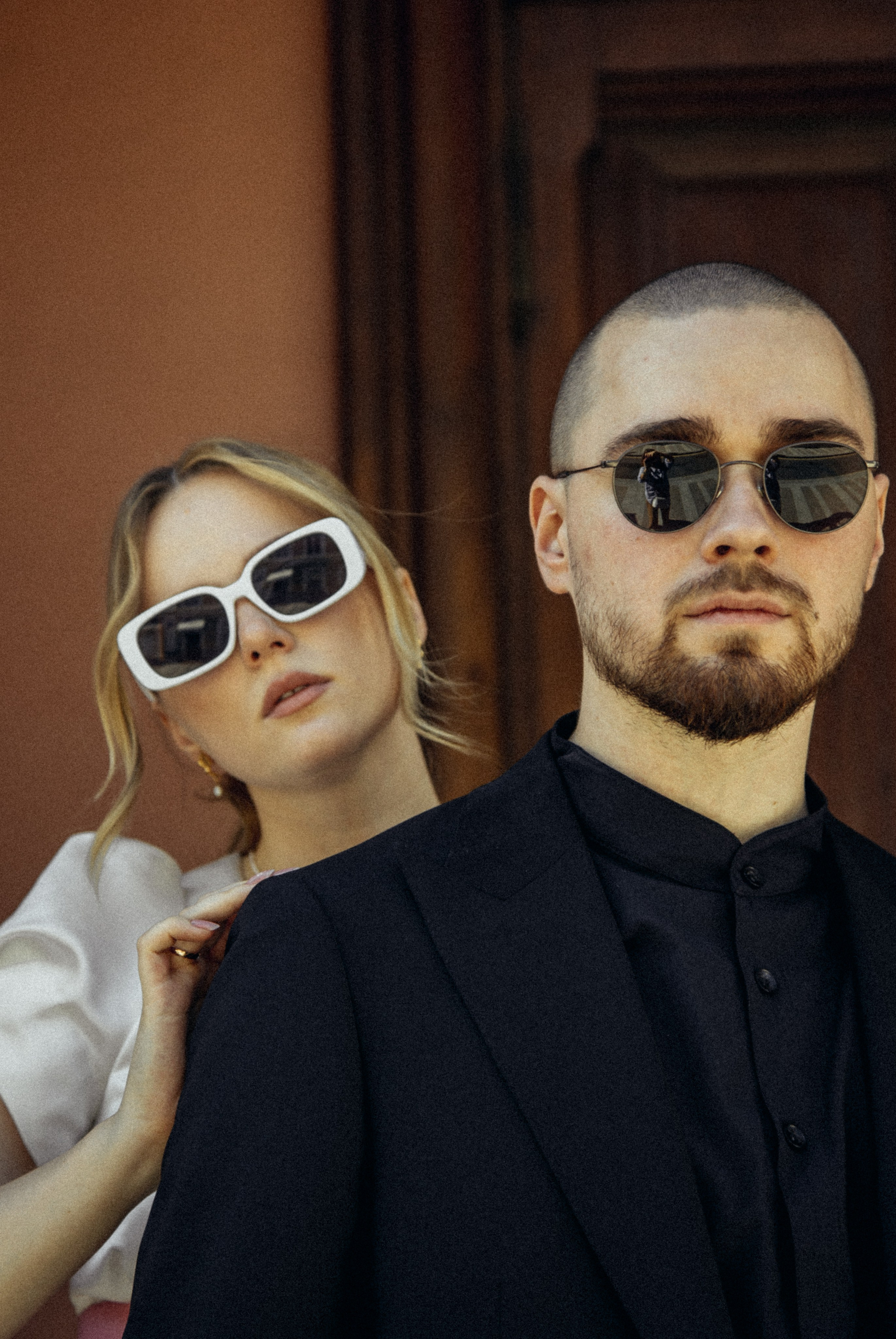 Молодожены в очках