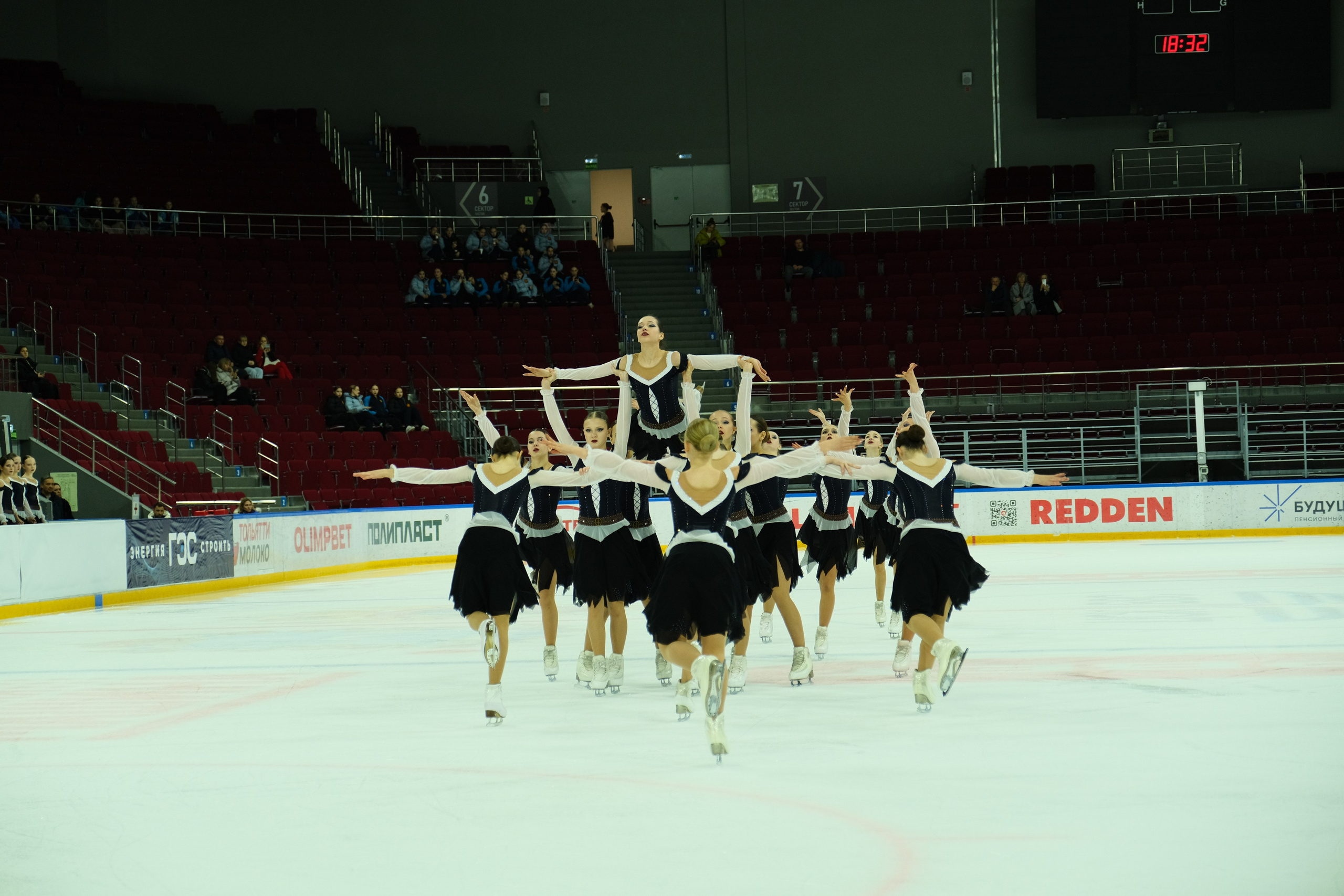 «Самарочка» этап кубка России по синхронному фигурному катанию. Александр Носов. Портретный и репортажный фотограф в Самаре