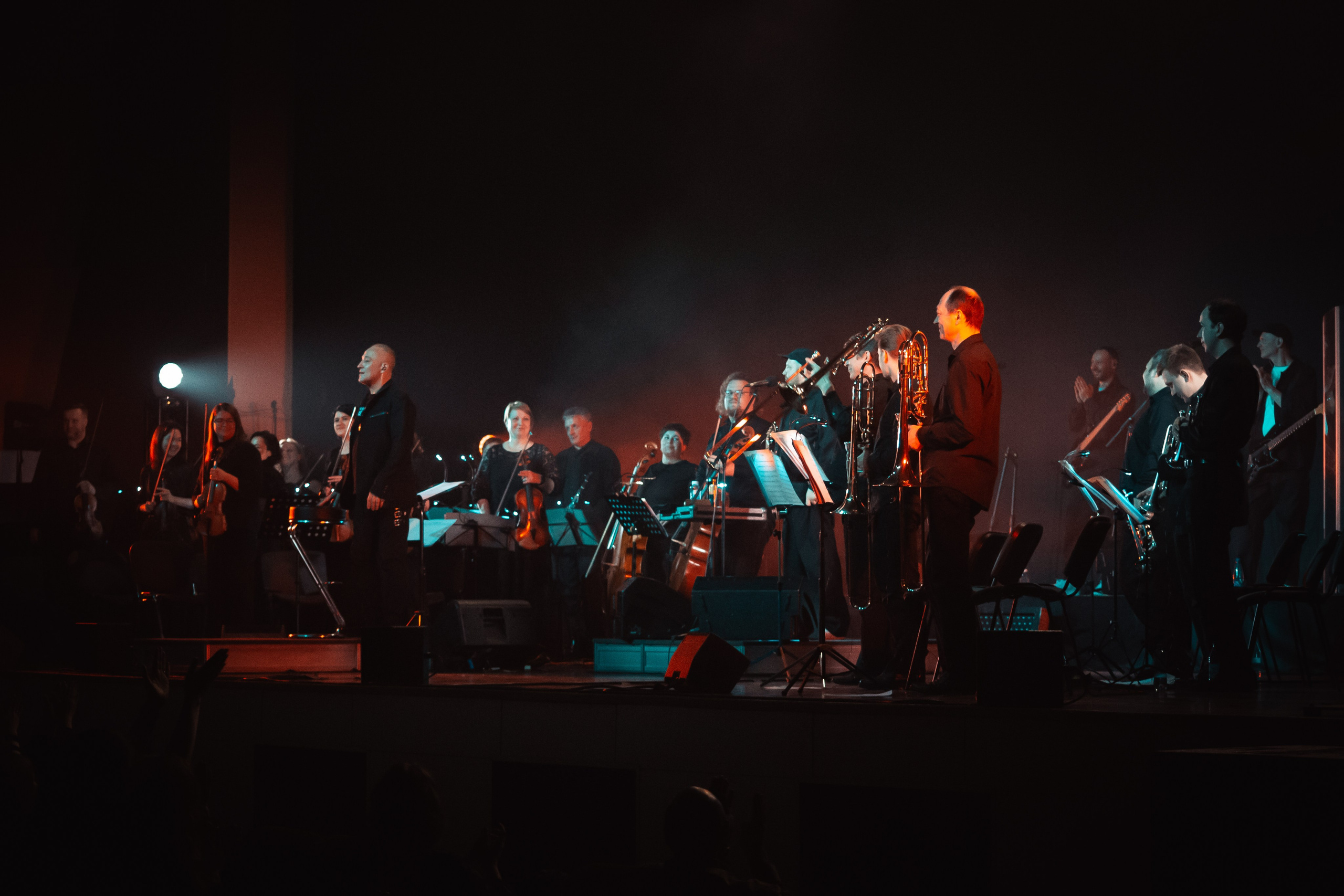 Сергей Бобунец с оркестром, Гранд холл Сибирь, 18.03.2026. Фотограф Регина Крикунова г. Красноярск