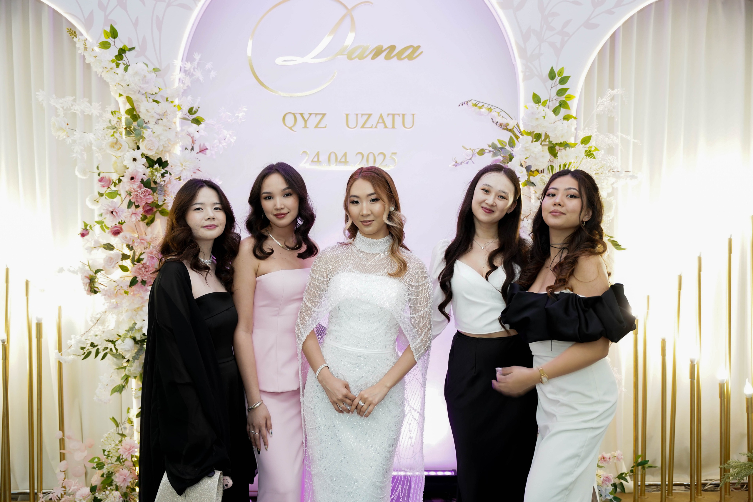 Dana uzatu. Фотограф Ернар Ержанов