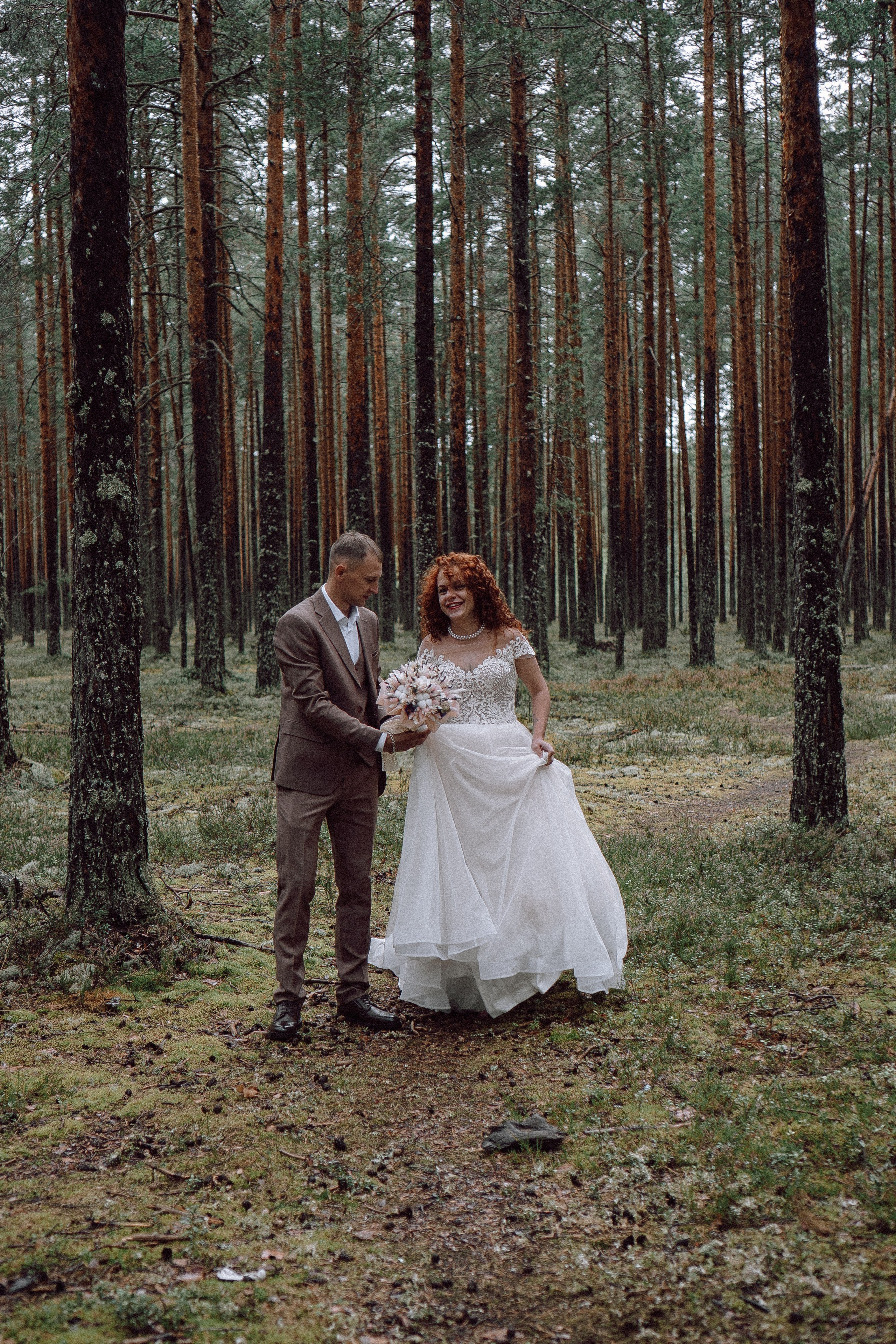 СВАДЕБНАЯ ФОТОСЕССИИЯ ПАРЫ В ГОРОДЕ ПРИОЗЕРСК В СОСНОВОМ ЛЕСУ И С ПИКАПОМ. Профессиональный фотограф, Санкт-Петербург — Виктория Богомолова