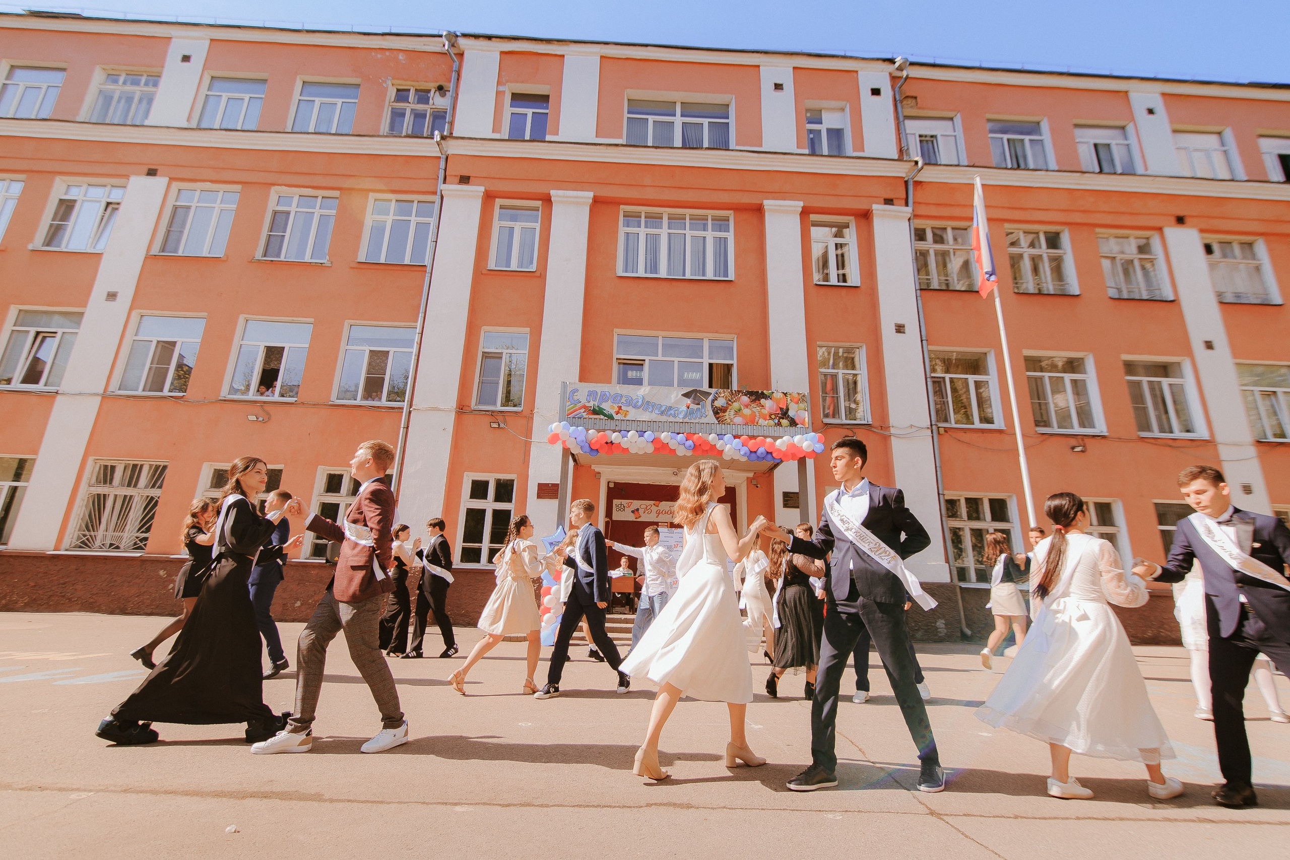 Портфолио фотографа на последний звонок. Свадебный и репортажный фотограф в Ярославле и Санкт-Петербурге Роман Микрюков