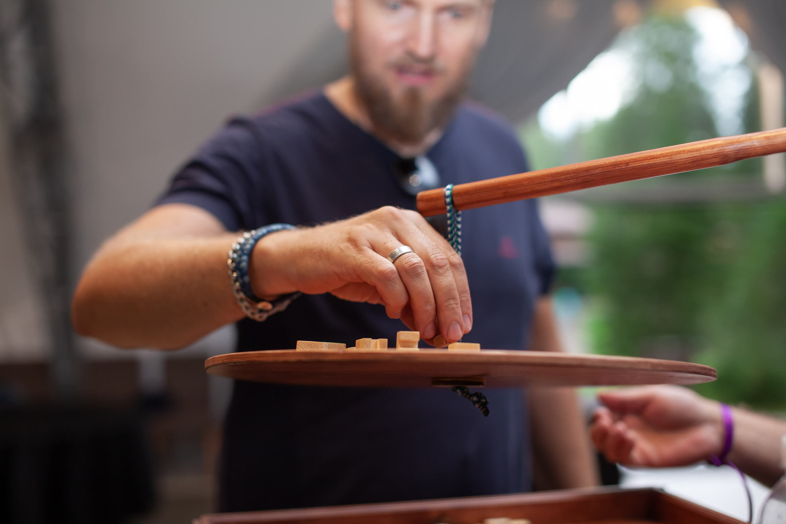 Аметист — тимбилдинг. Двойняшки-фотографы Анна и Анастасия в Санкт-Петербурге