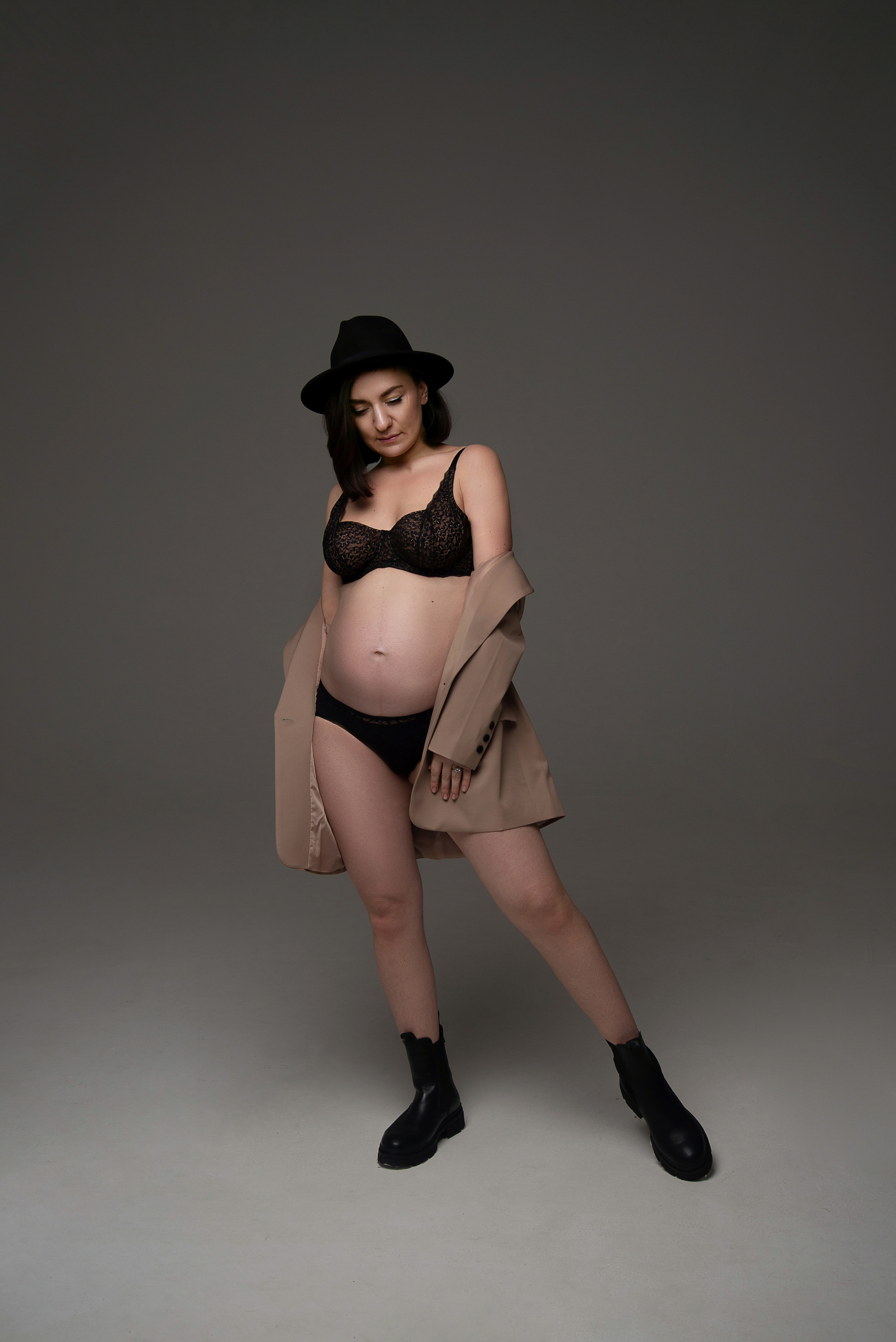 Фотосессия беременности в студии, минимализм. Санкт-Петербург / СПб. Женский фотограф Санкт-Петербург Александра Колий