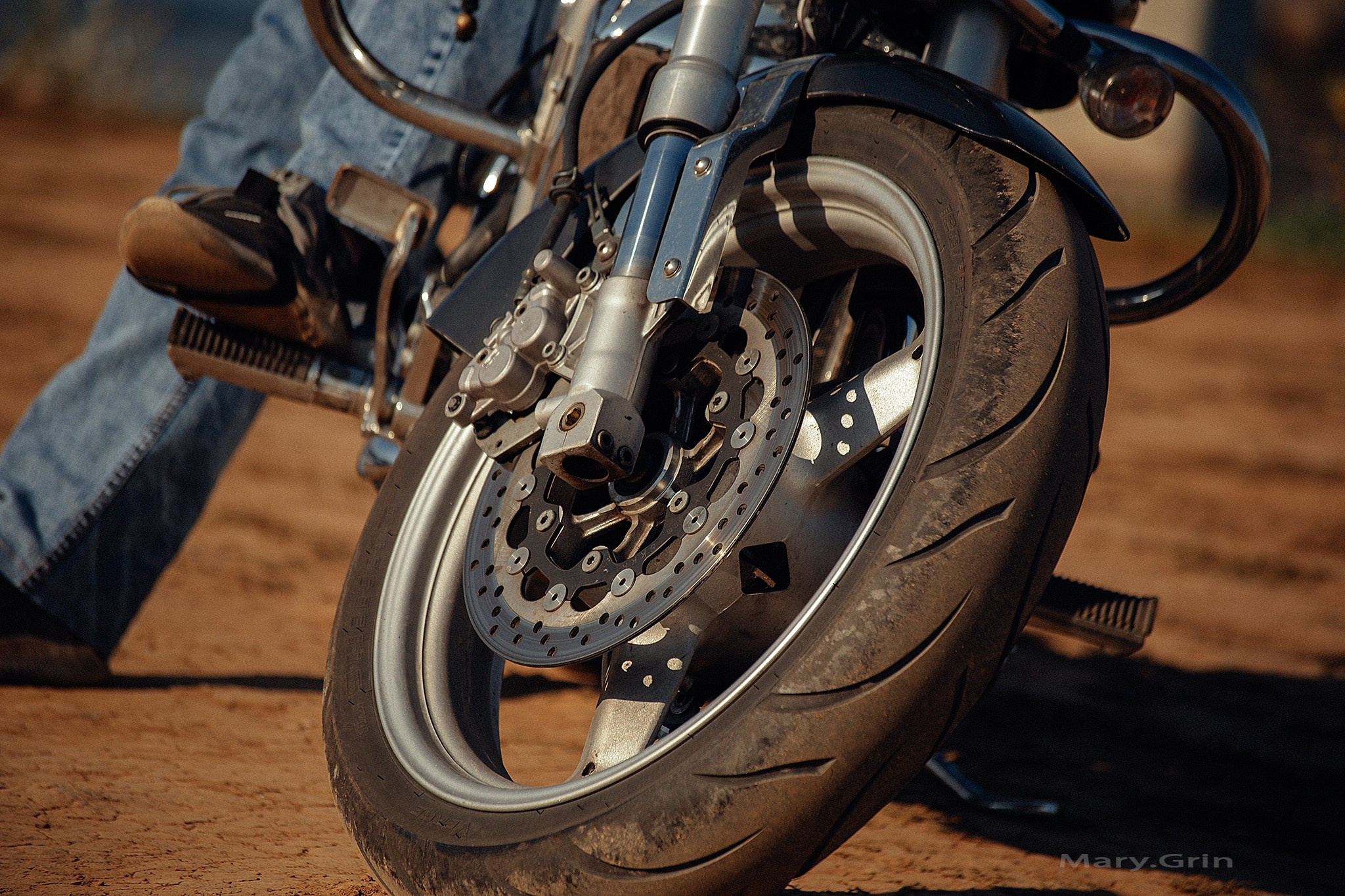 Дмитрий с мотоциклом. Детский и семейный фотограф, фотограф мероприятий Нижний Новгород