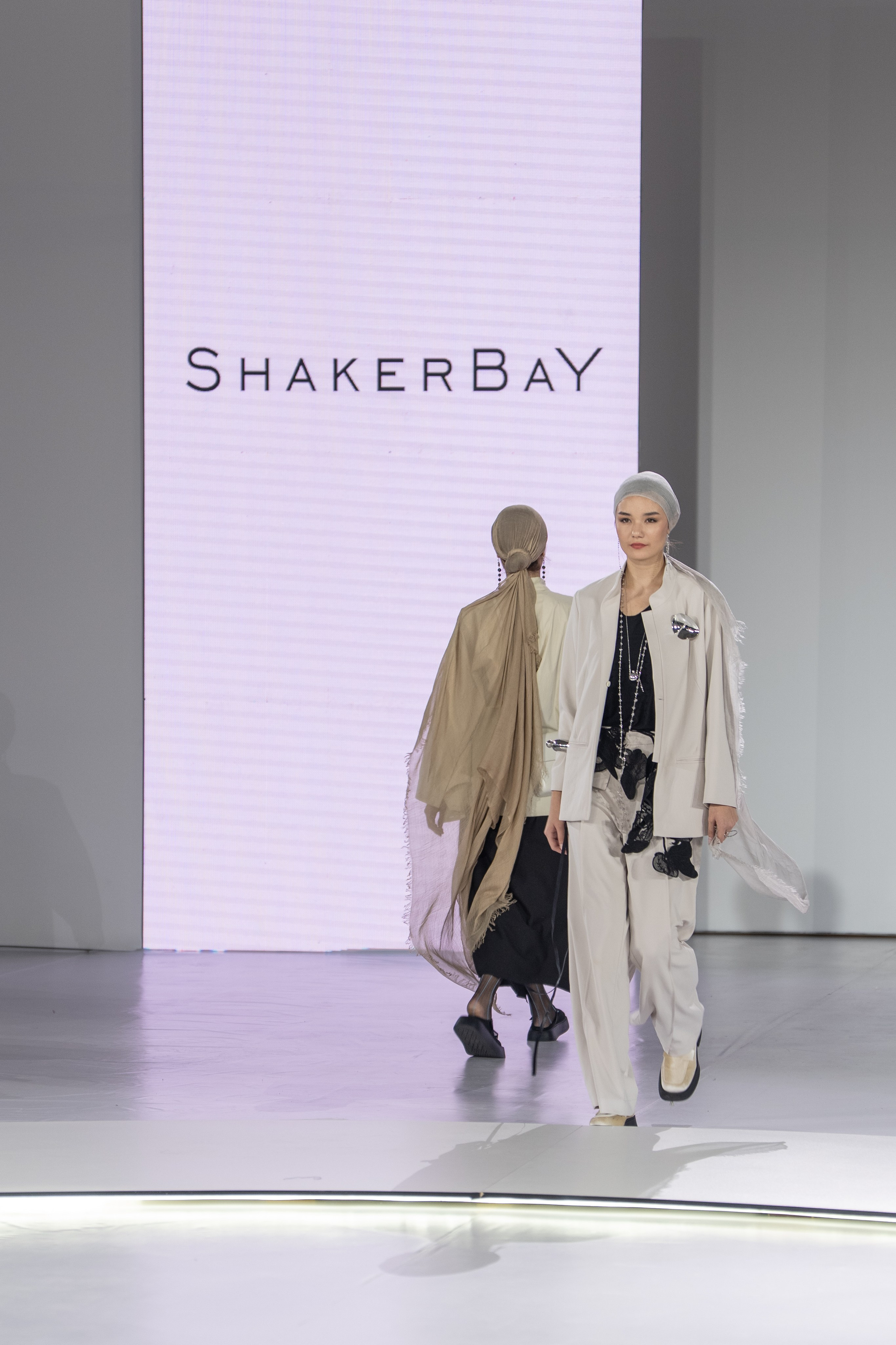 Дезайнер Shakerbay. Сайт Алматинского НЮ АРТ, будуар и фэшн фотографа Дениса Карпенко