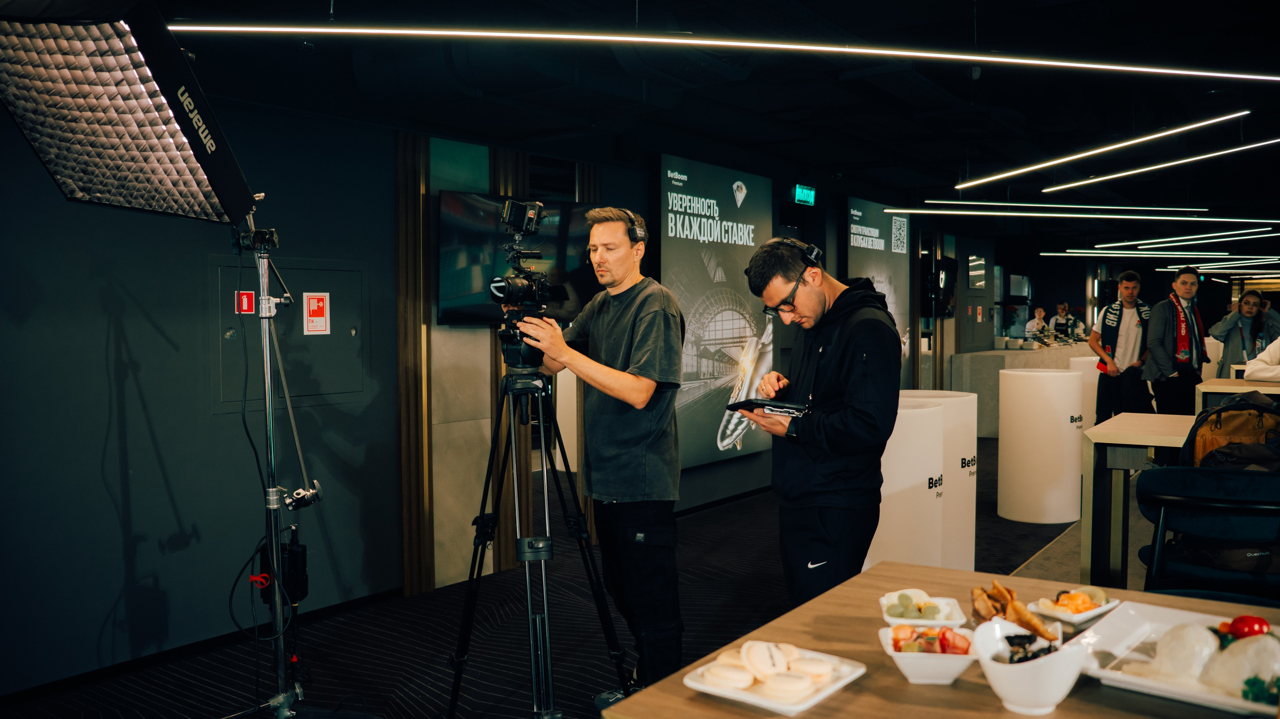Backstage. Fotografo a Mosca con un’atmosfera notturna di foto