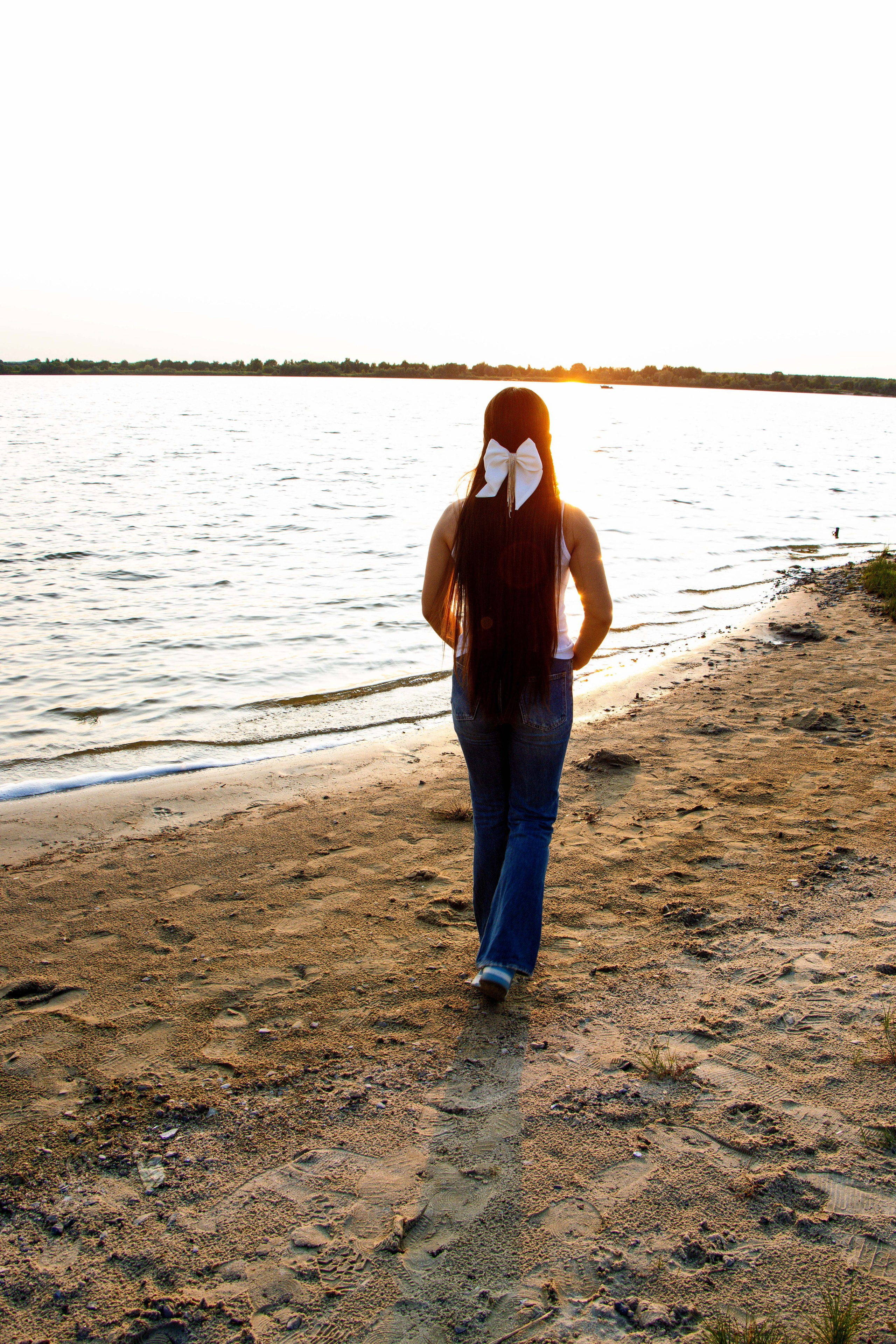 Эмилия у озера. Фотограф Татьяна Матрос